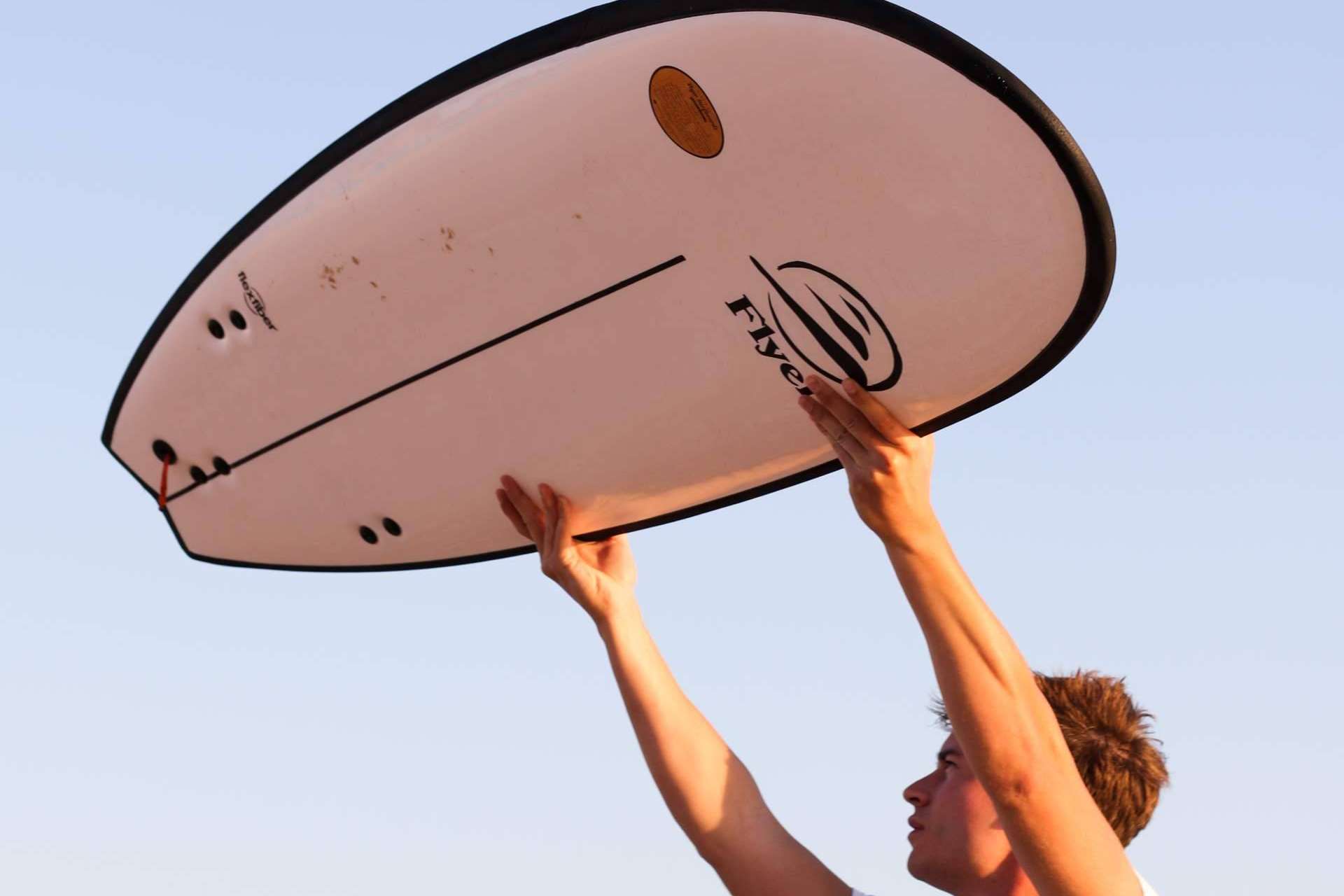 Flysurf recomienda 5 de los mejores destinos para practicar surf en España