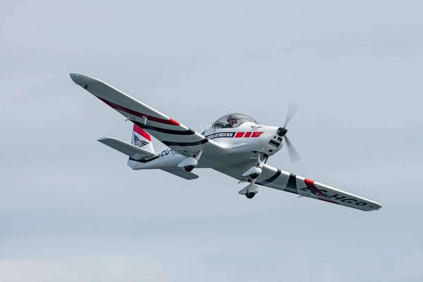La influencia en la aviación deportiva de Asturfly y seguridad en la aviación ultraligera