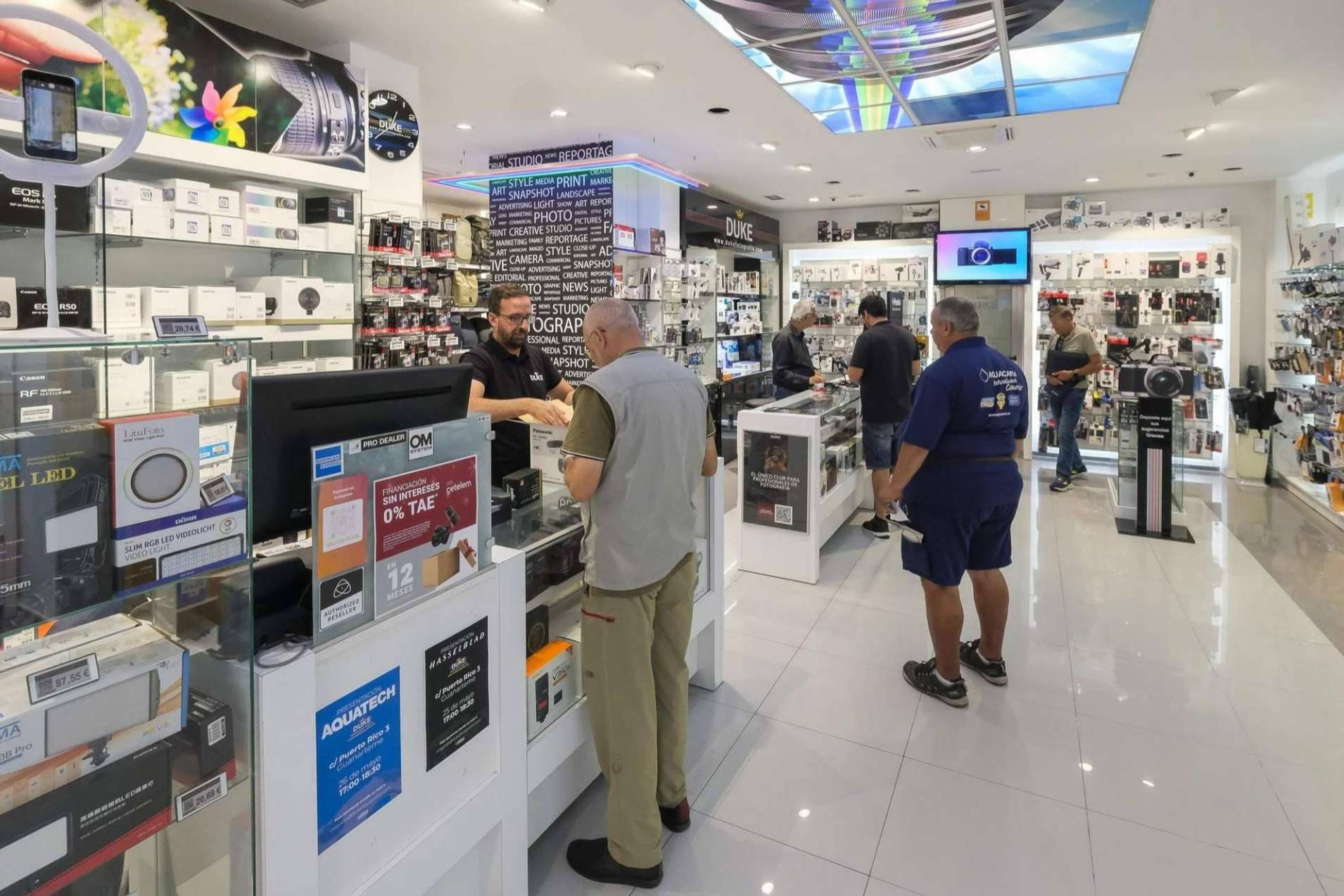Duke Fotografía cuenta con un amplio catálogo de cámaras digitales