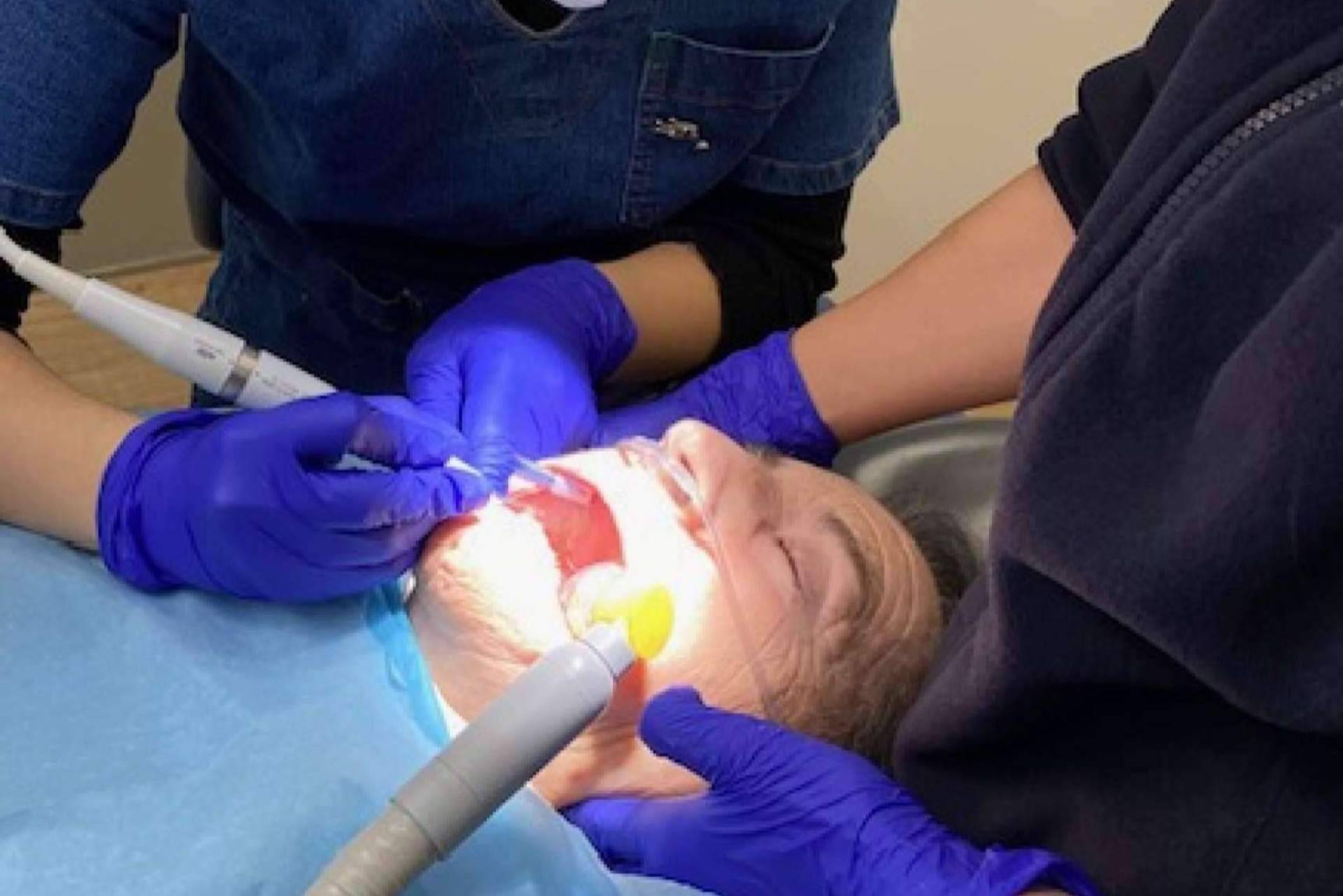 En Madrid, la Clínica Dental Darío Ulman ofrece servicios de dentistas de urgencias