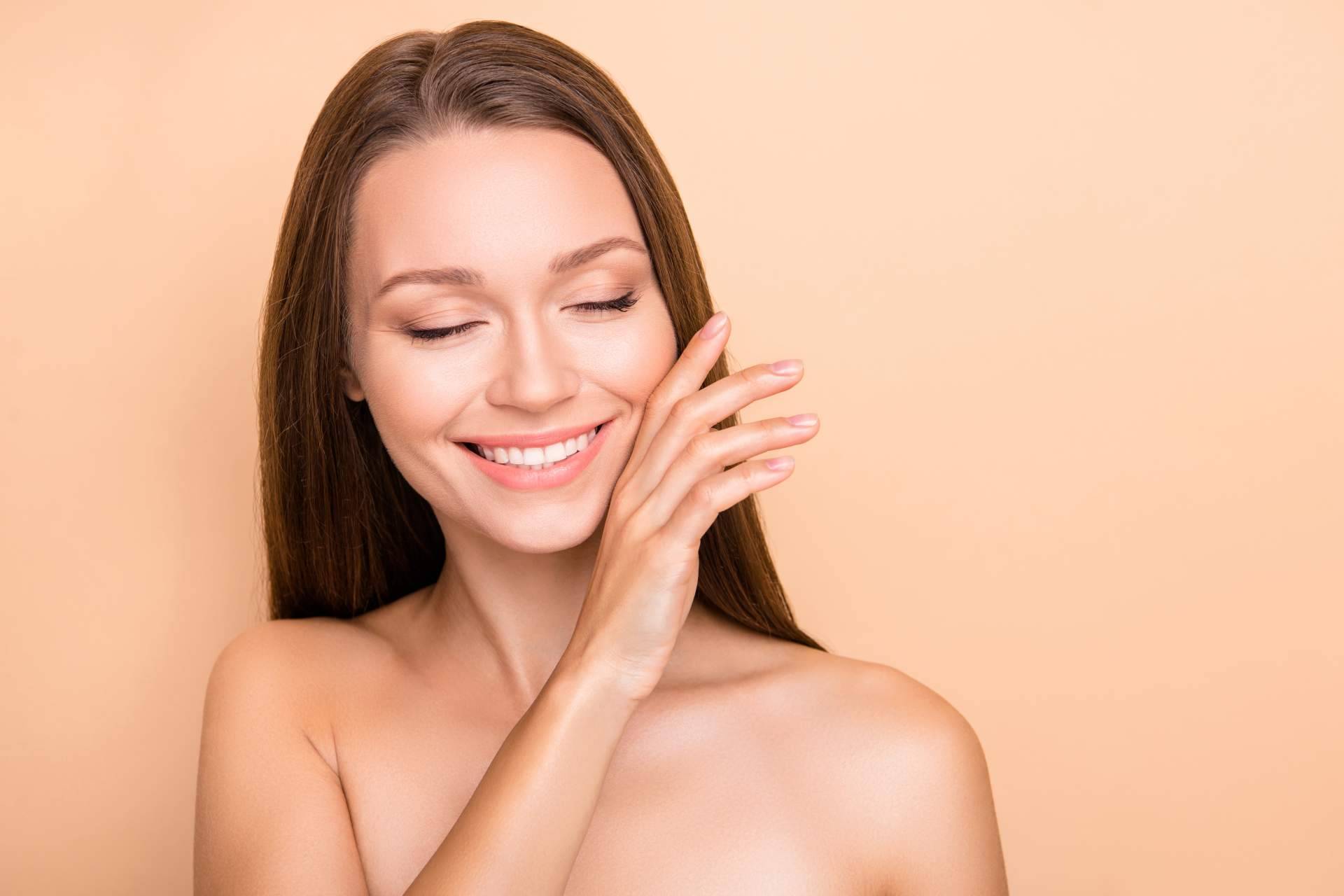 Obtener una piel más suave, tersa y luminosa con los peeling químicos médicos de AnaBoss
