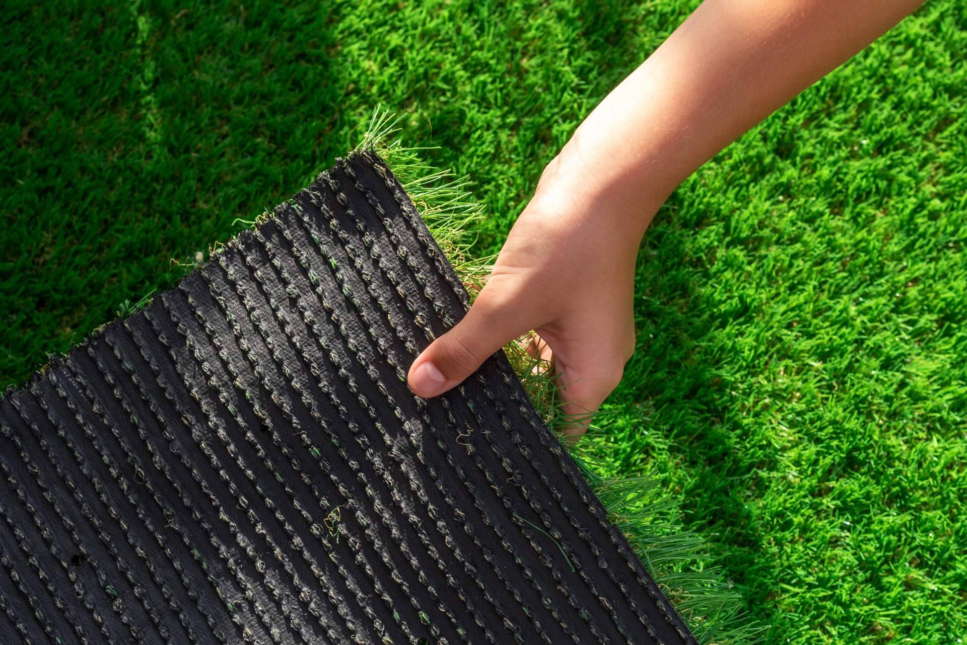 Renovar el jardín con césped artificial de JardinVertical.es con las ofertas de Black Friday
