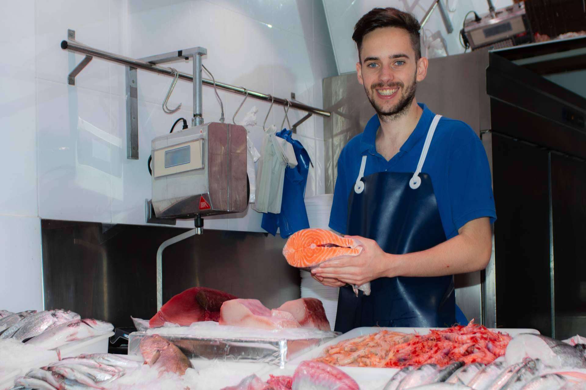 La pescadería tradicional entra en el mercado online para llevar el pescado fresco a casa