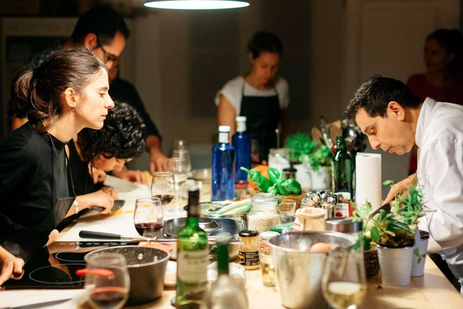 Team building de cocina como evento corporativo estas Navidades