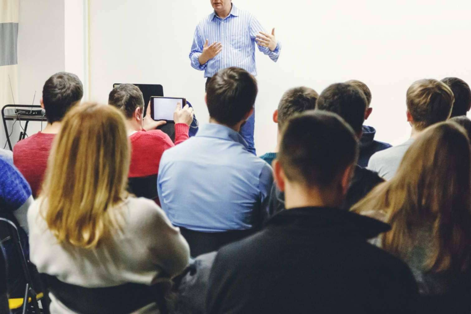 Formación en instituciones educativas con UpToYou