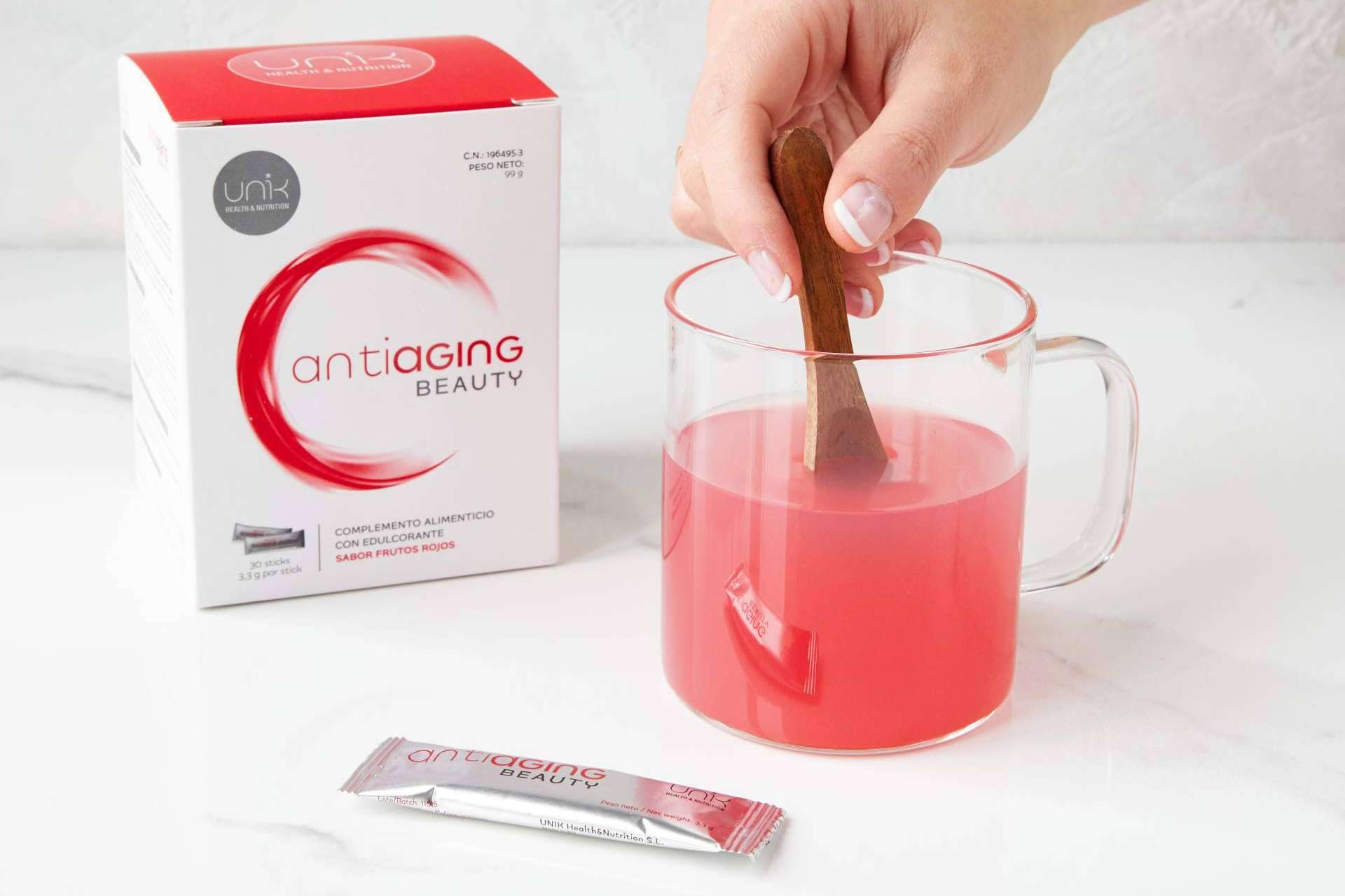 Colágeno de máxima calidad para rejuvenecer la piel de manera integral, con UNIK Antiaging Beauty