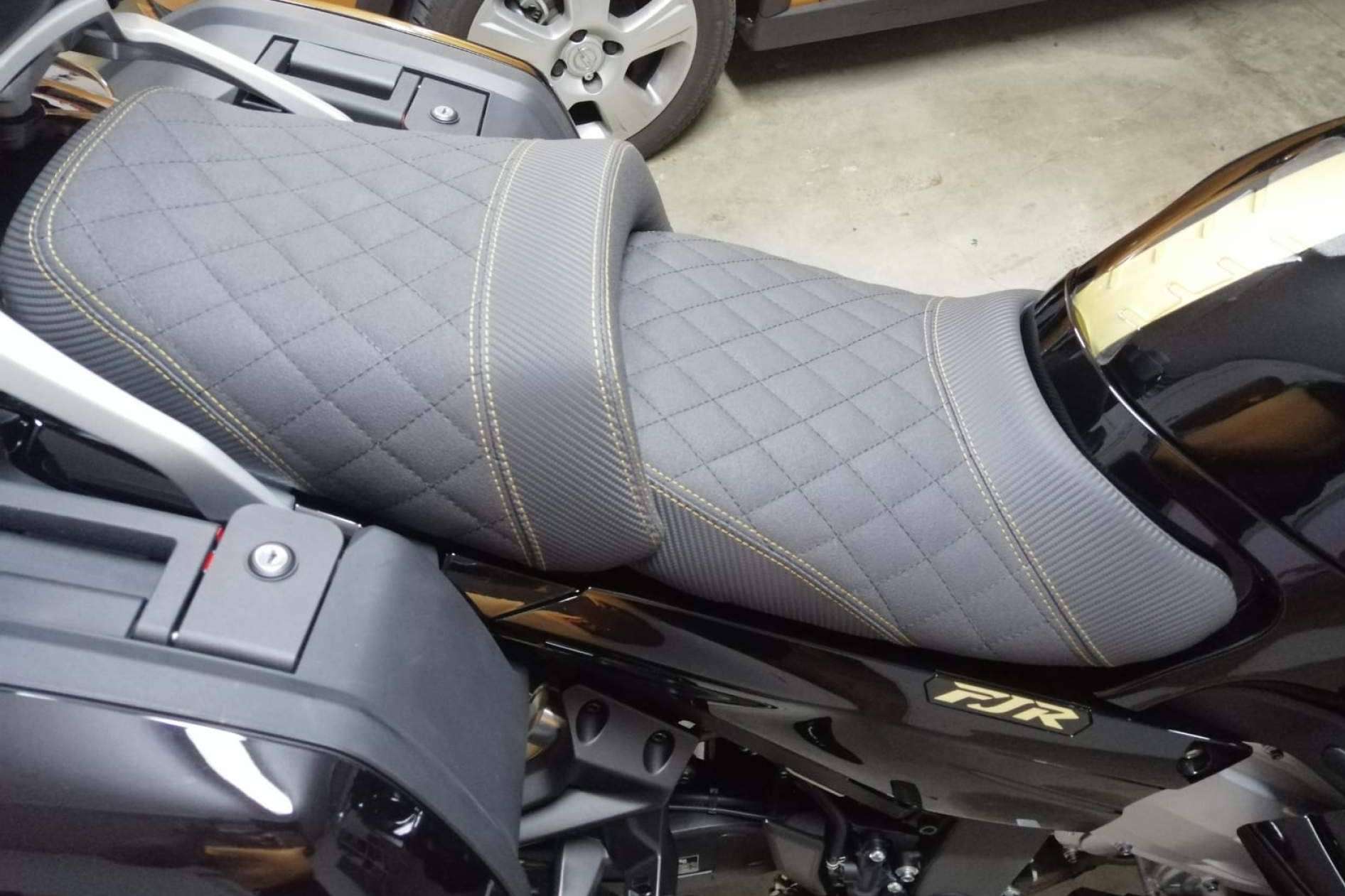 Los beneficios que aporta un asiento confort para motos de JM-FUNDAS