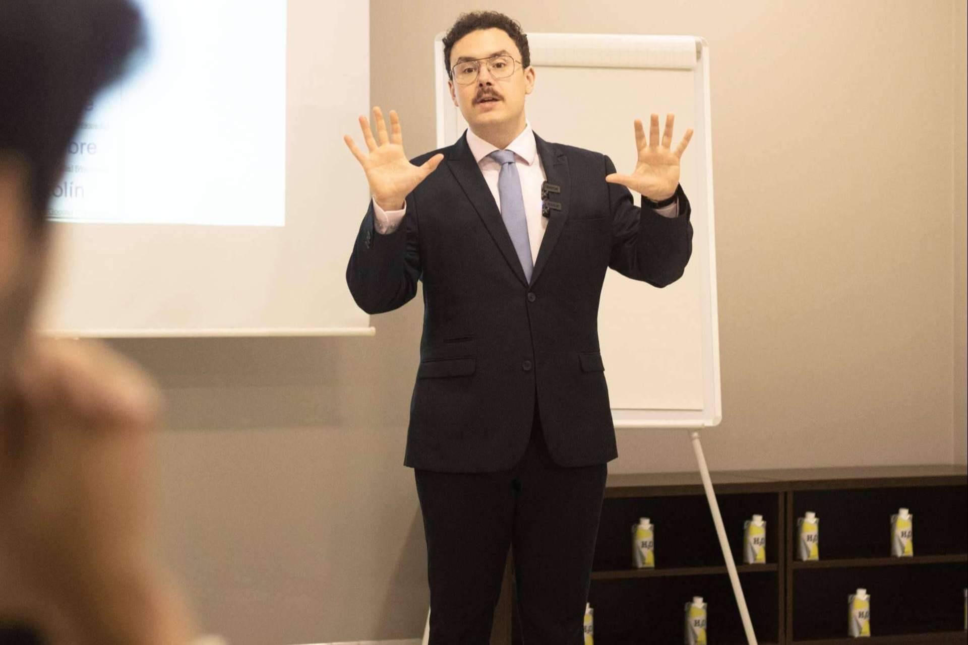 En marzo, los cursos de oratoria del experto Fernando Miralles llegan a Chile y México