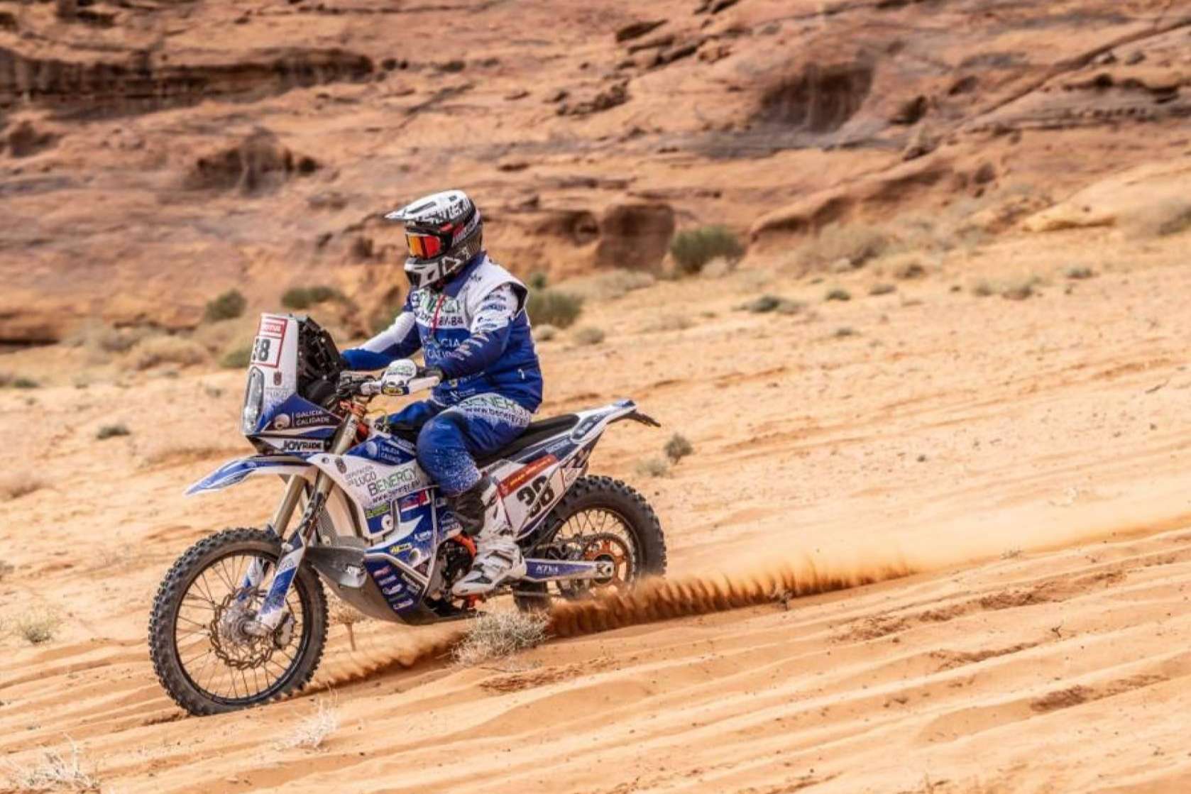 ADHESIVOSEMBARRADOS, todo tipo de prendas para moto personalizadas