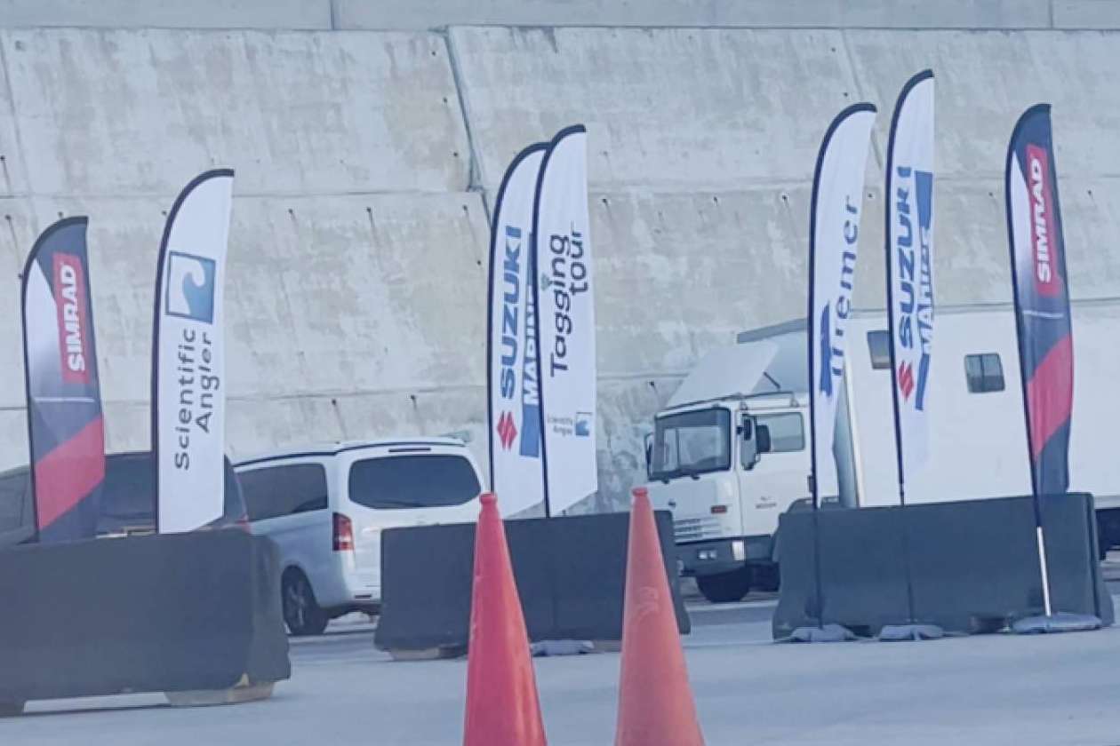 Estudiantes y pescadores aprenden sobre el marcaje de peces con Suzuki Marine y Movilmotors