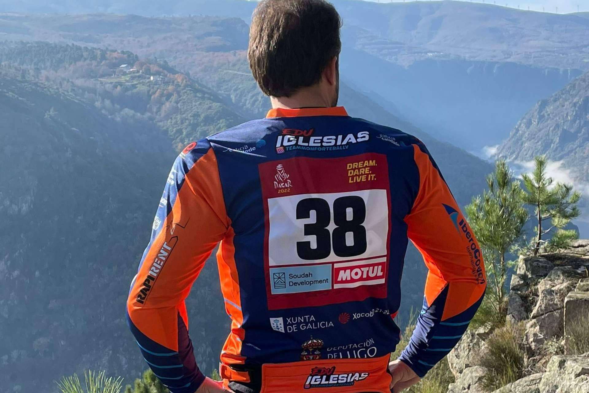 Los aficionados de las motos pueden encontrar en ADHESIVOSEMBARRADOS equipaciones personalizadas