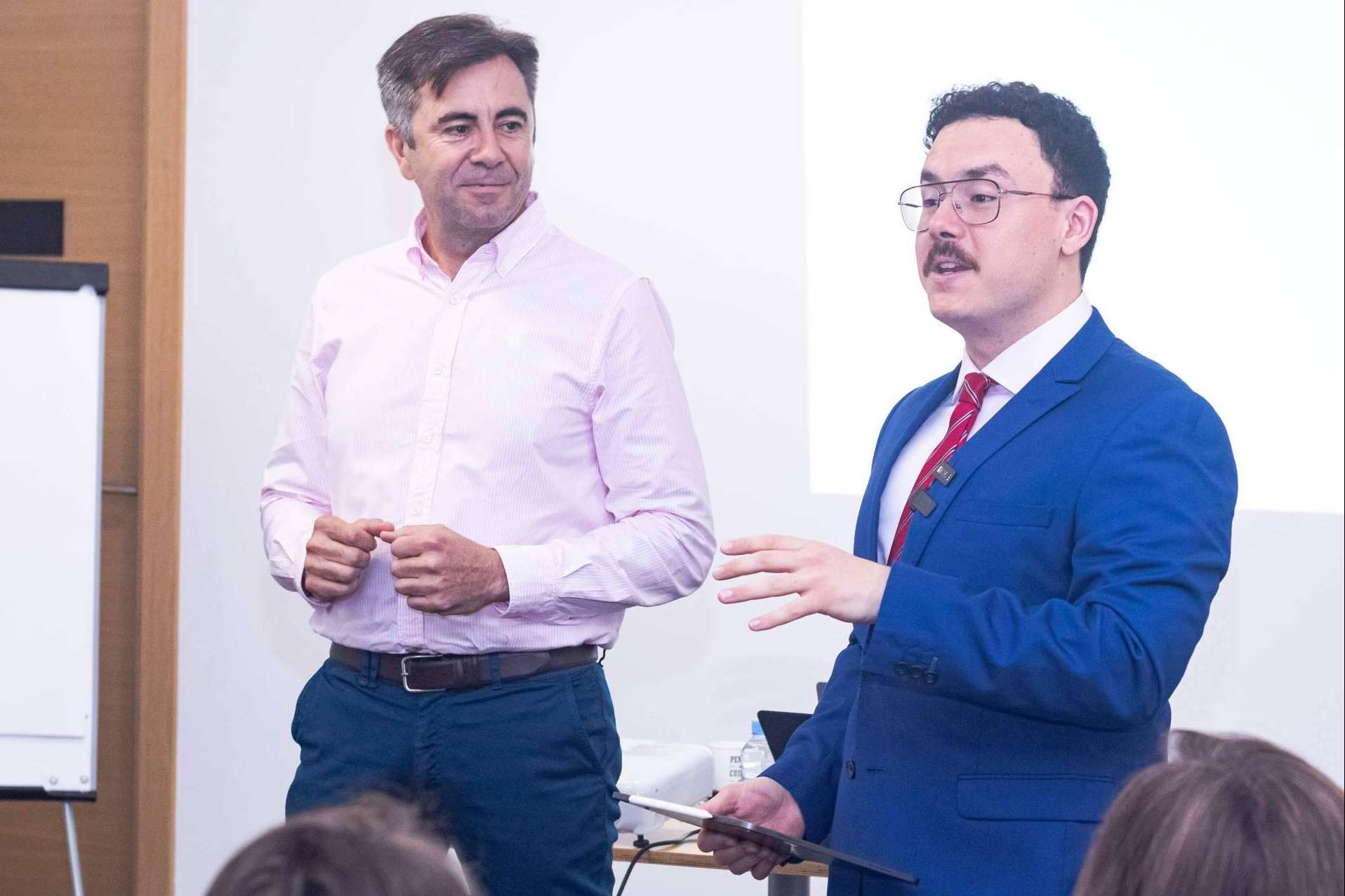 Mejorar la capacidad de liderazgo y persuasión con el curso de oratoria Madrid de Fernando Miralles