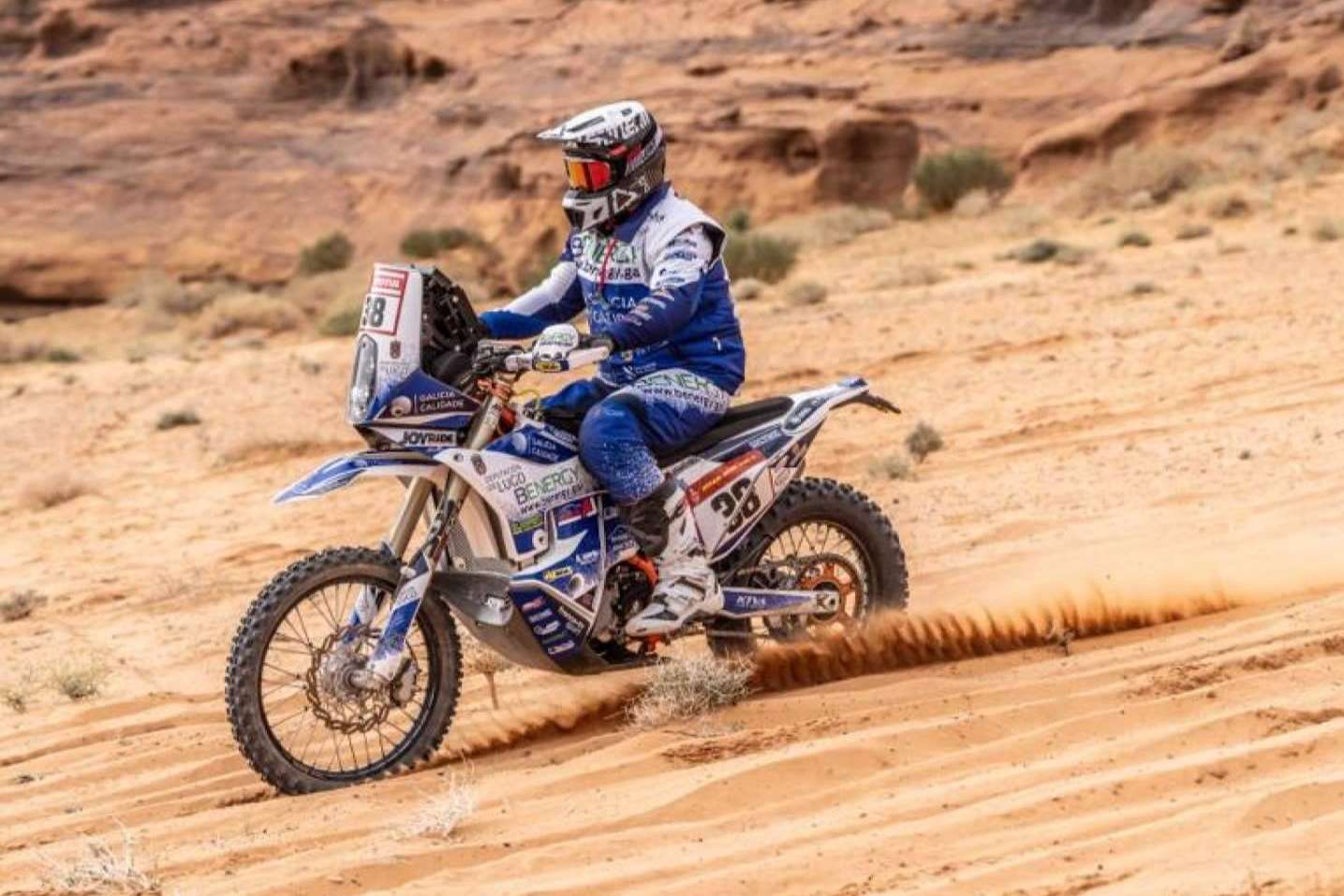 ADHESIVOSEMBARRADOS ofrece ropa personalizada para offroad para pilotos exigentes