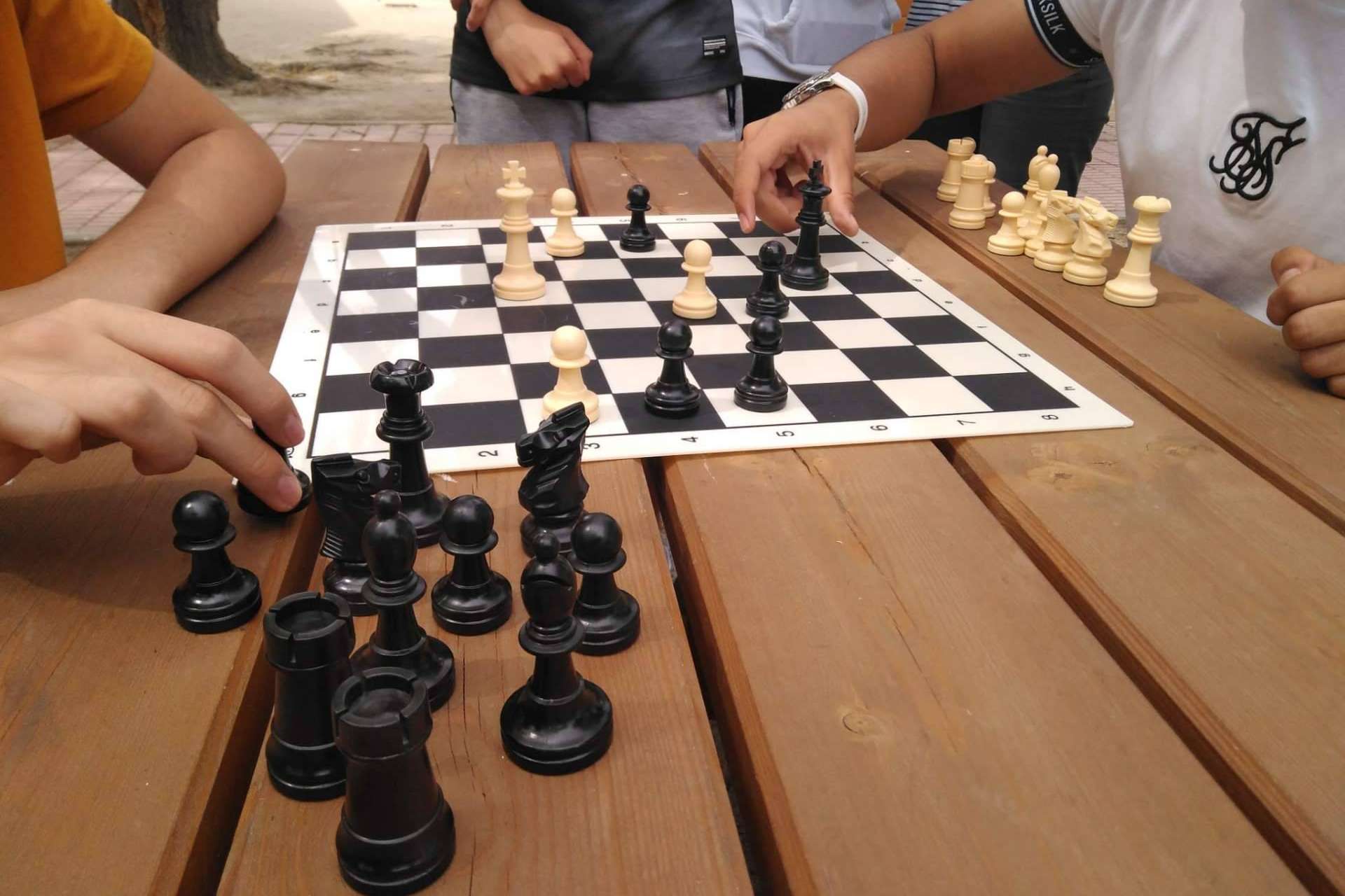 Clases de ajedrez para niños, adolescentes y adultos a cargo de los expertos de Ajedrez Blanco y Negro