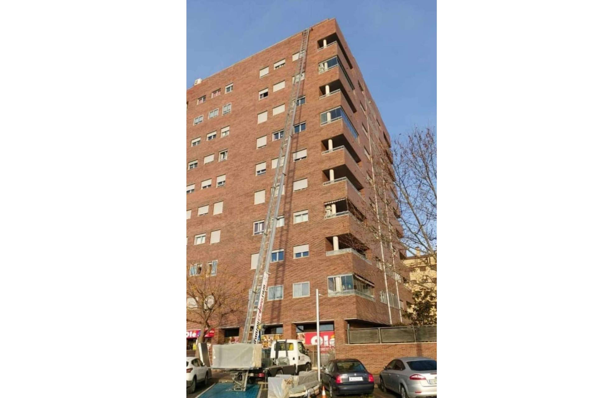 Mudanzas Crespo combina tecnología y máxima seguridad en su servicio de alquiler de grúa elevadora para mudanzas
