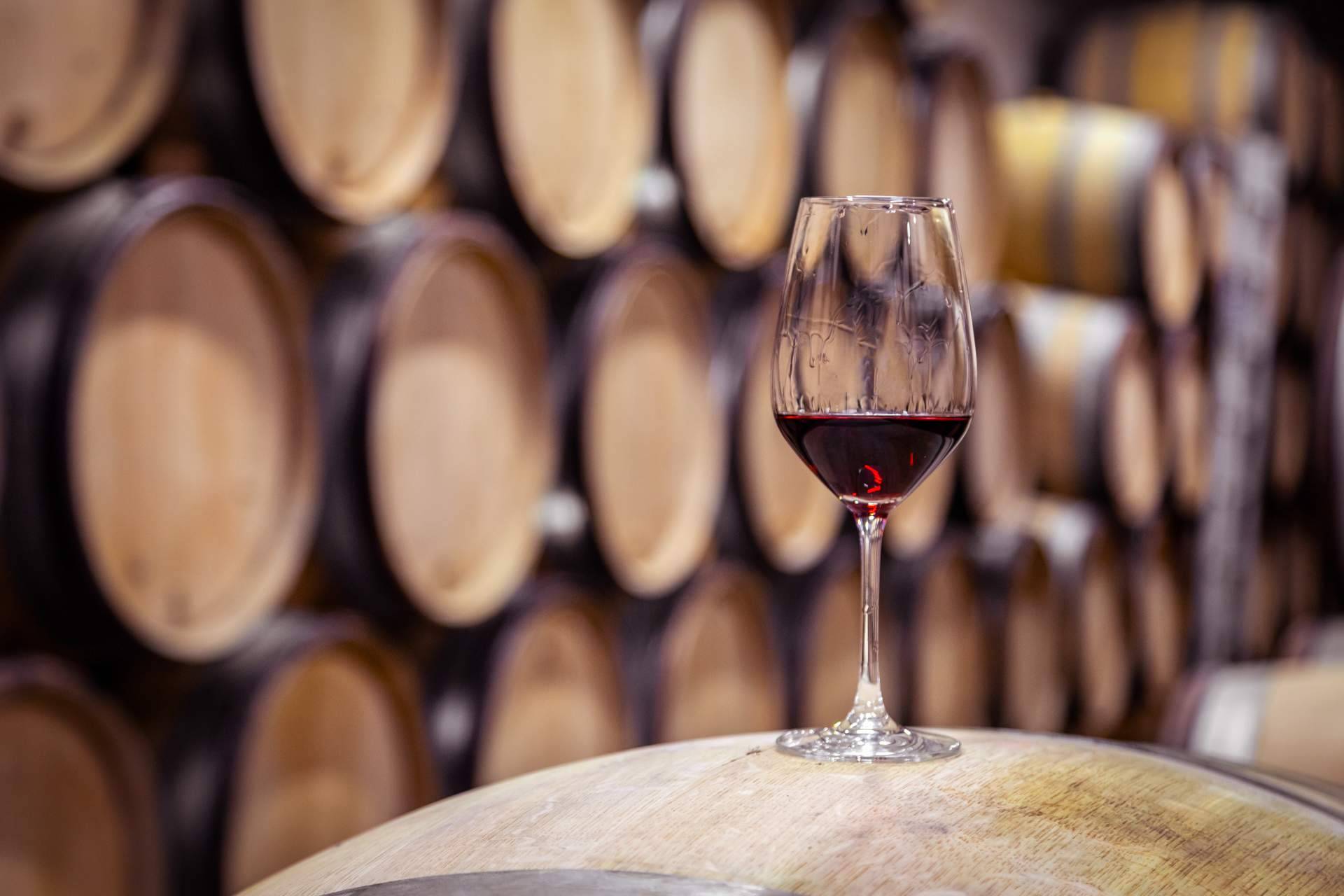 Naturelovers Wines presenta a Heritage de Mur, un vino tinto de roble que es una oda a la tierra y el tiempo