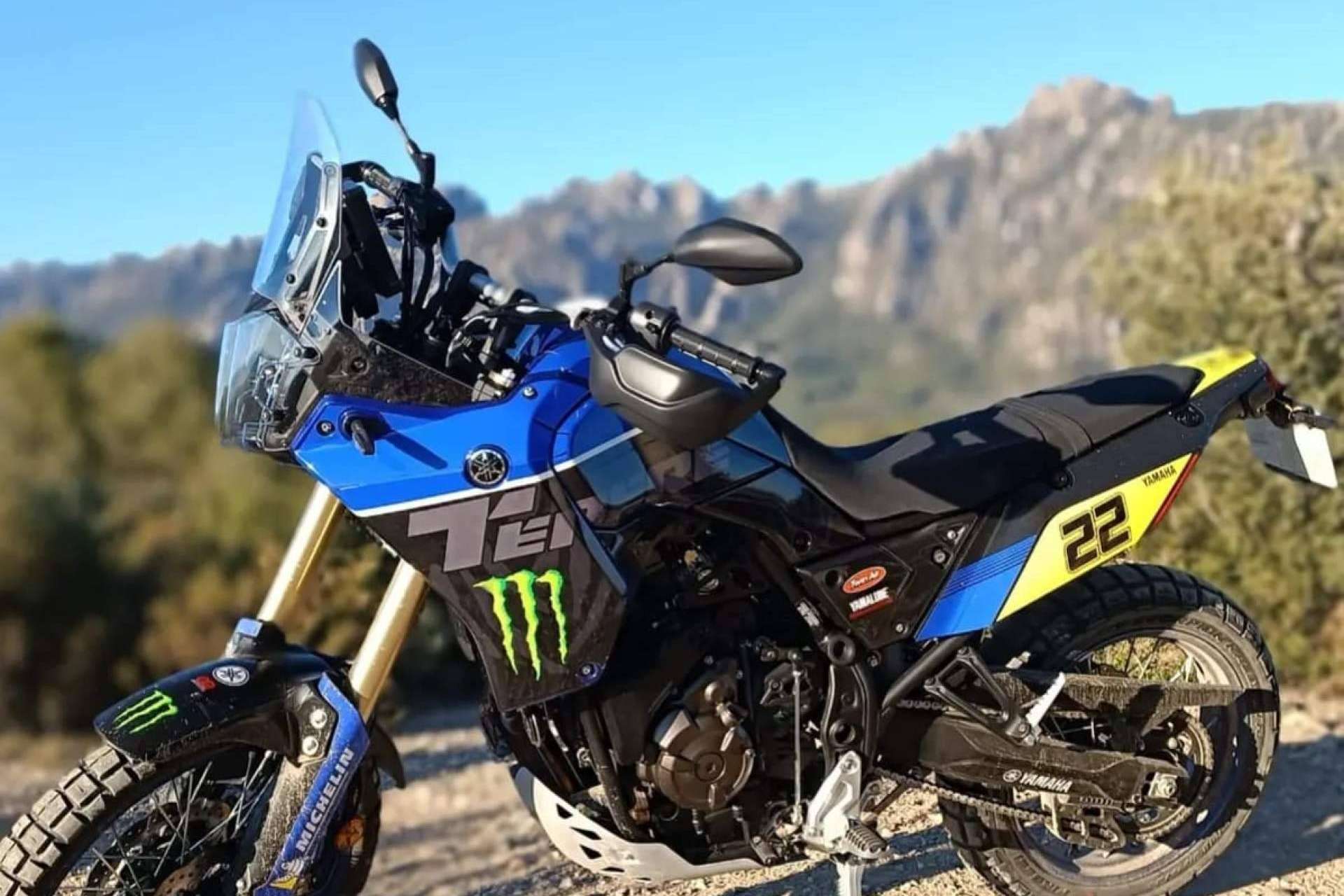 Nuevos kits de adhesivos para moto disponibles en ADHESIVOSEMBARRADOS
