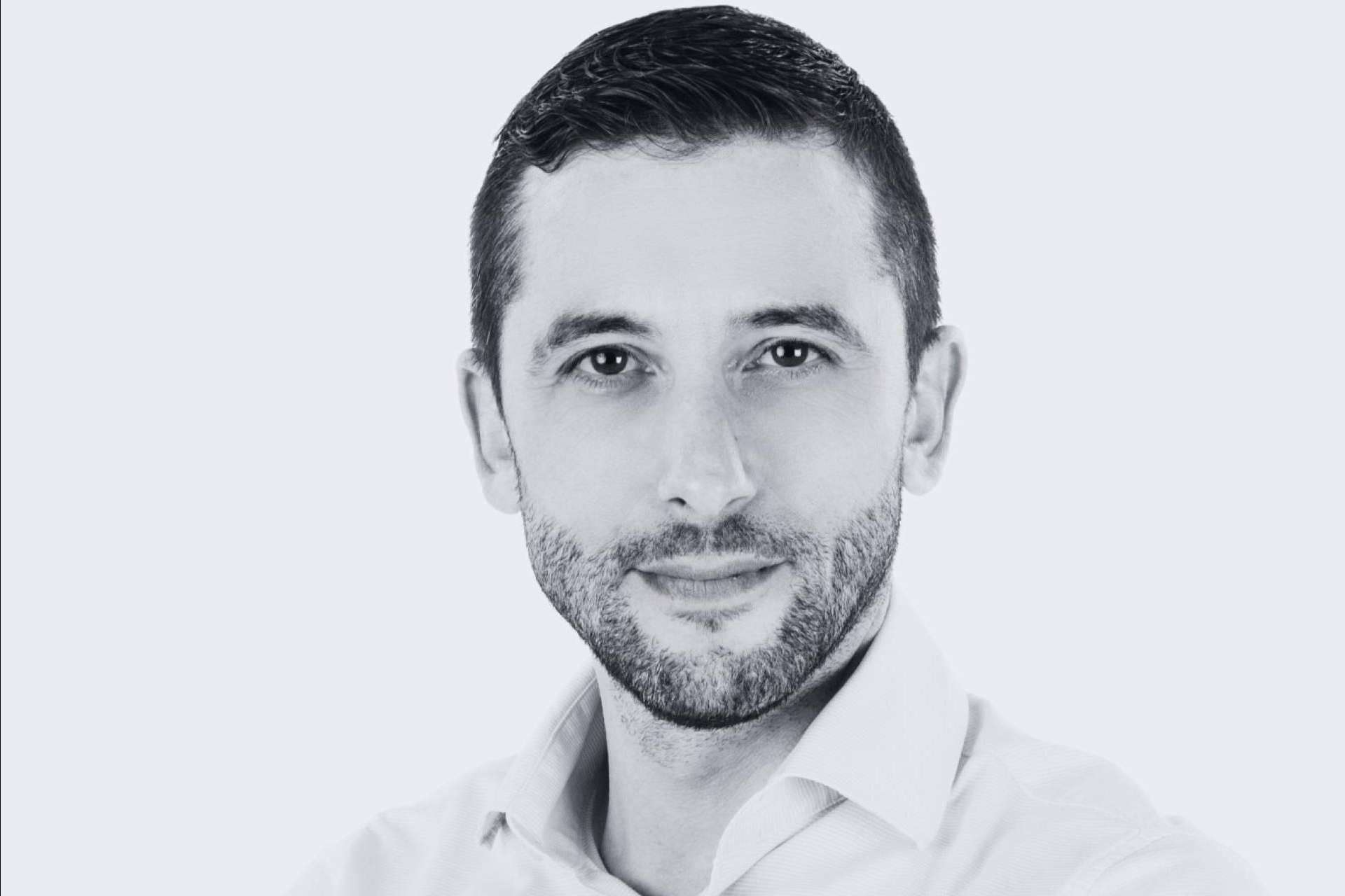 David Diego, fundador de Gesterluz, explica cómo hacer para minimizar costes energéticos en empresas y comunidades