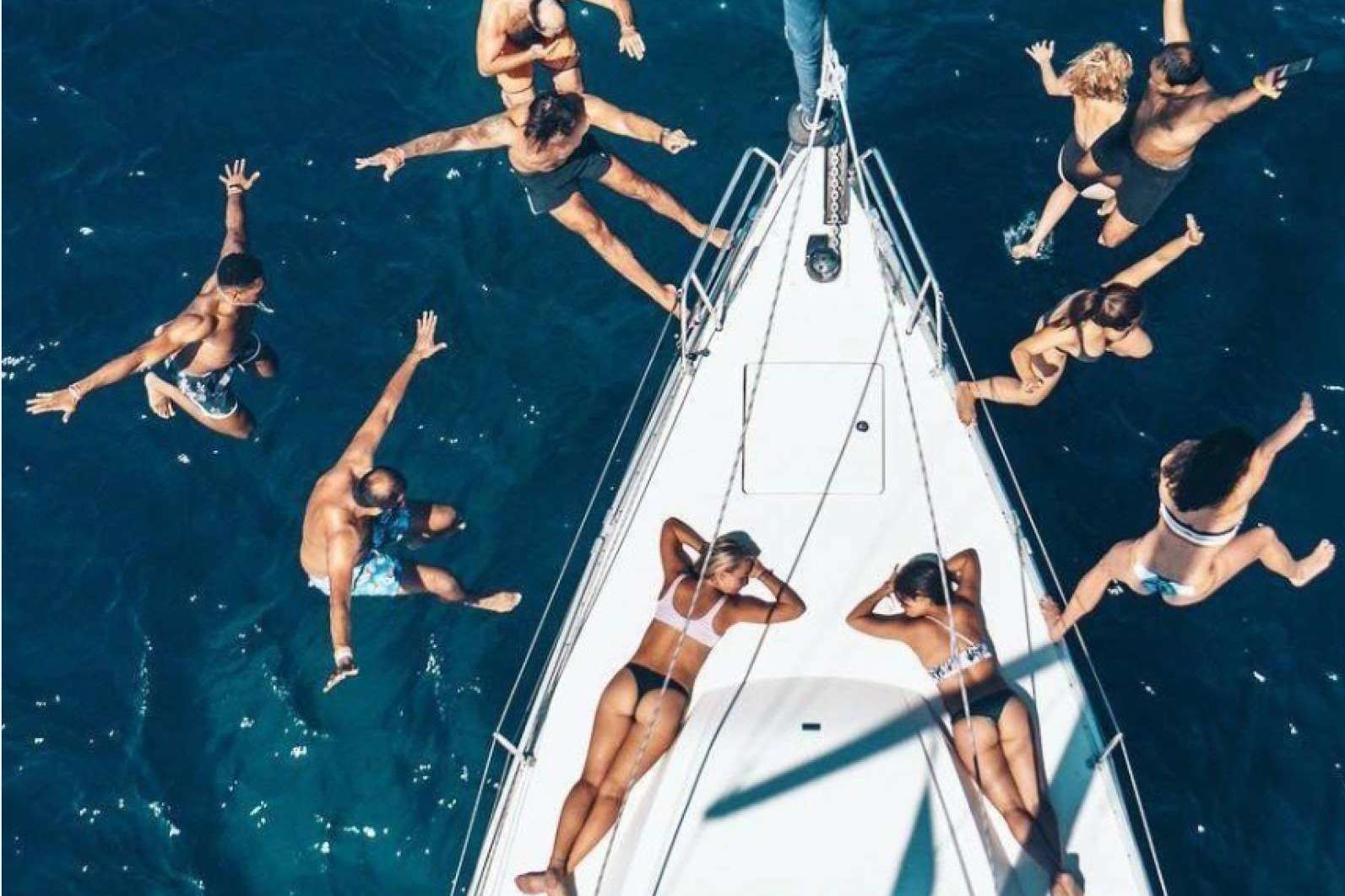 Practicar idiomas mientras se disfruta del mar y el sol del verano