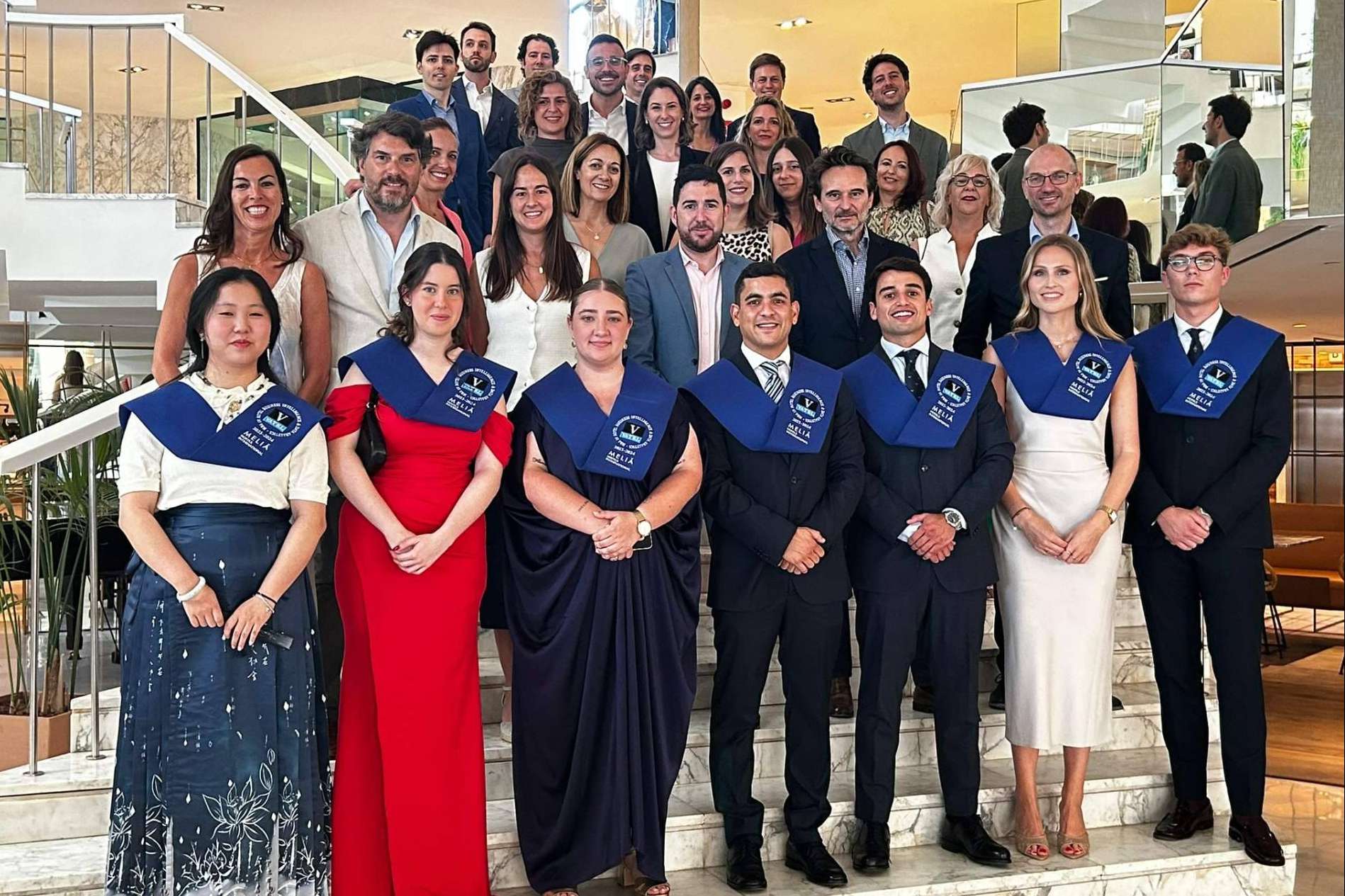 Nuevos líderes del sector hotelero se gradúan del innovador MBA en Business Intelligence y Análisis de Datos