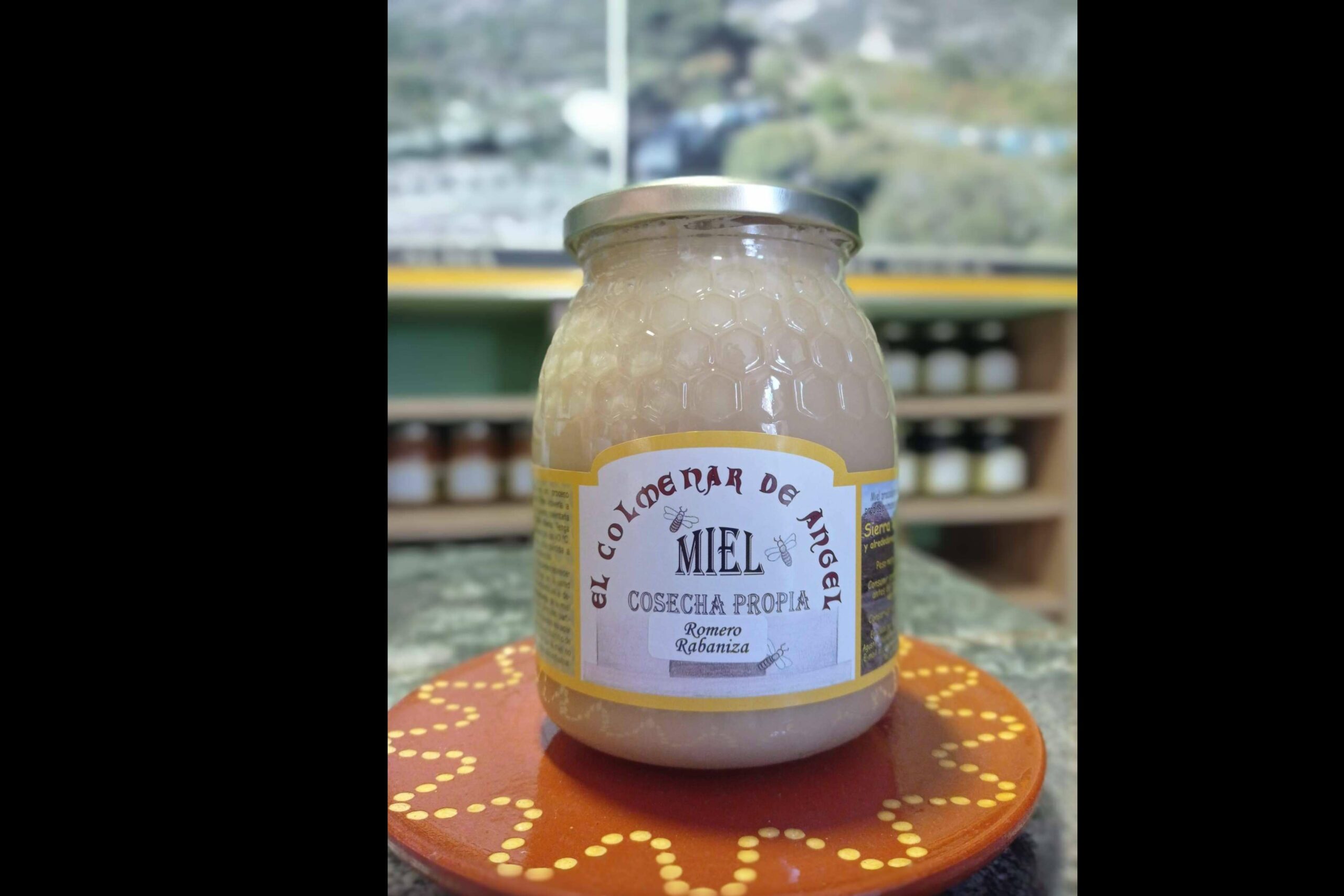 Amplia variedad de sabores en miel cruda, en El Colmenar de Ángel