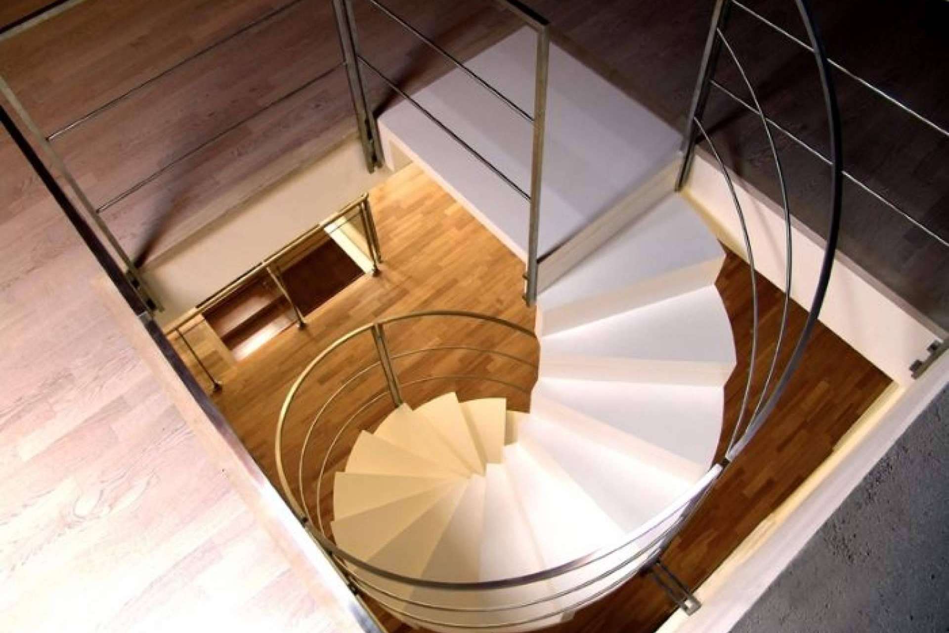 Diseño y funcionalidad con las escaleras de caracol de Enesca