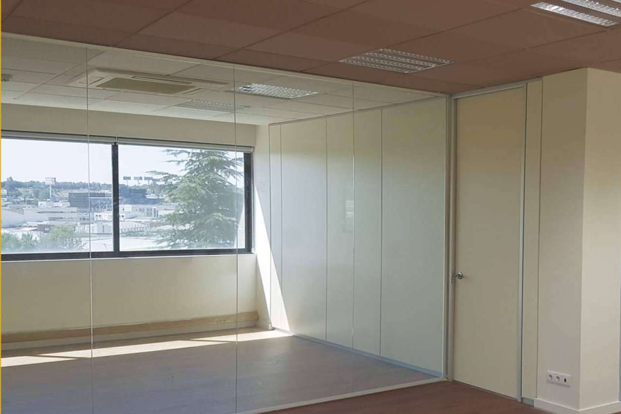 Mamparas de oficina con tecnología de avanzada, en Office Deco
