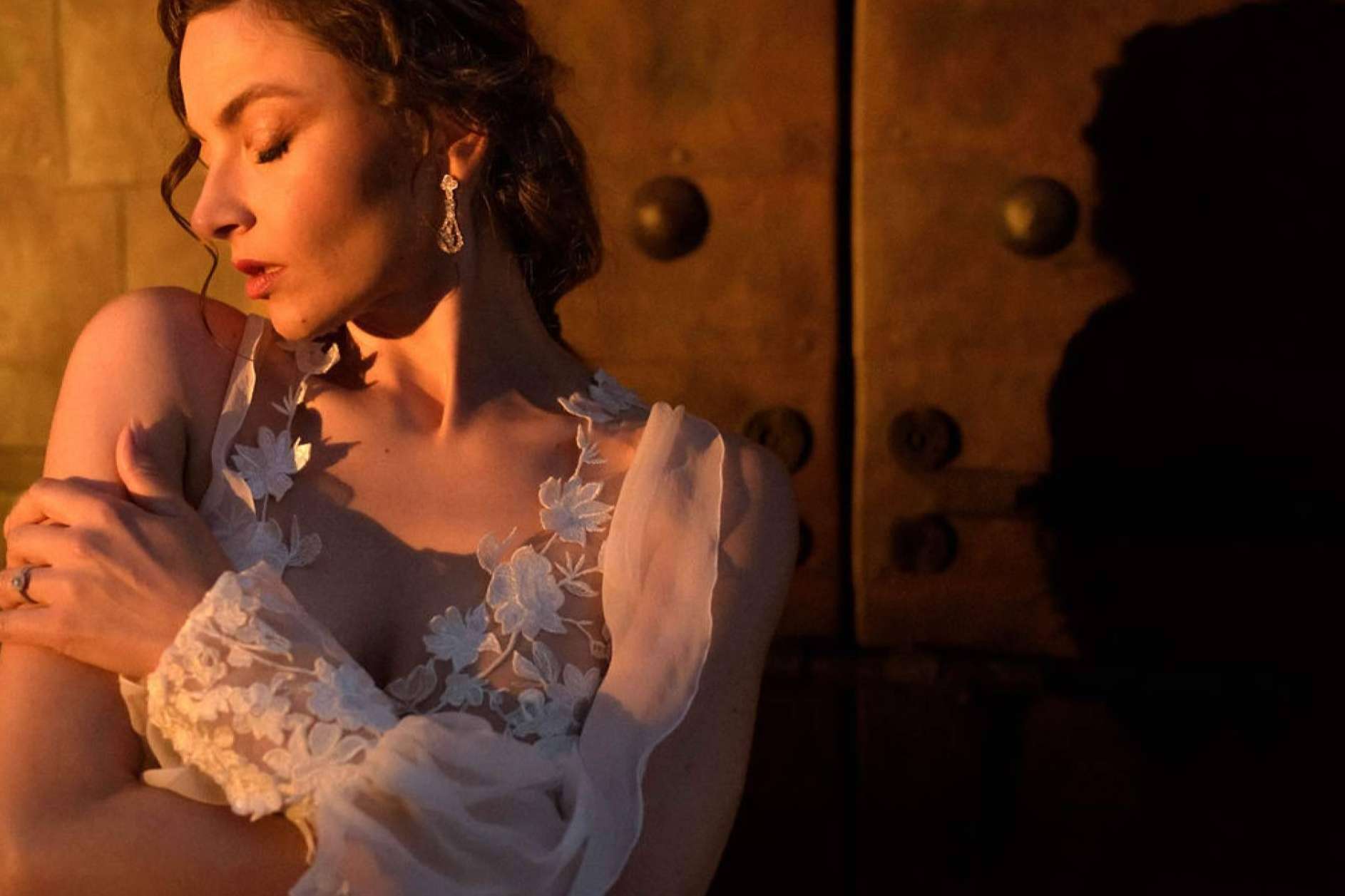 Se presenta la nueva editorial más romántica de la temporada por la diseñadora nupcial española emergente, Valérie Moreau.