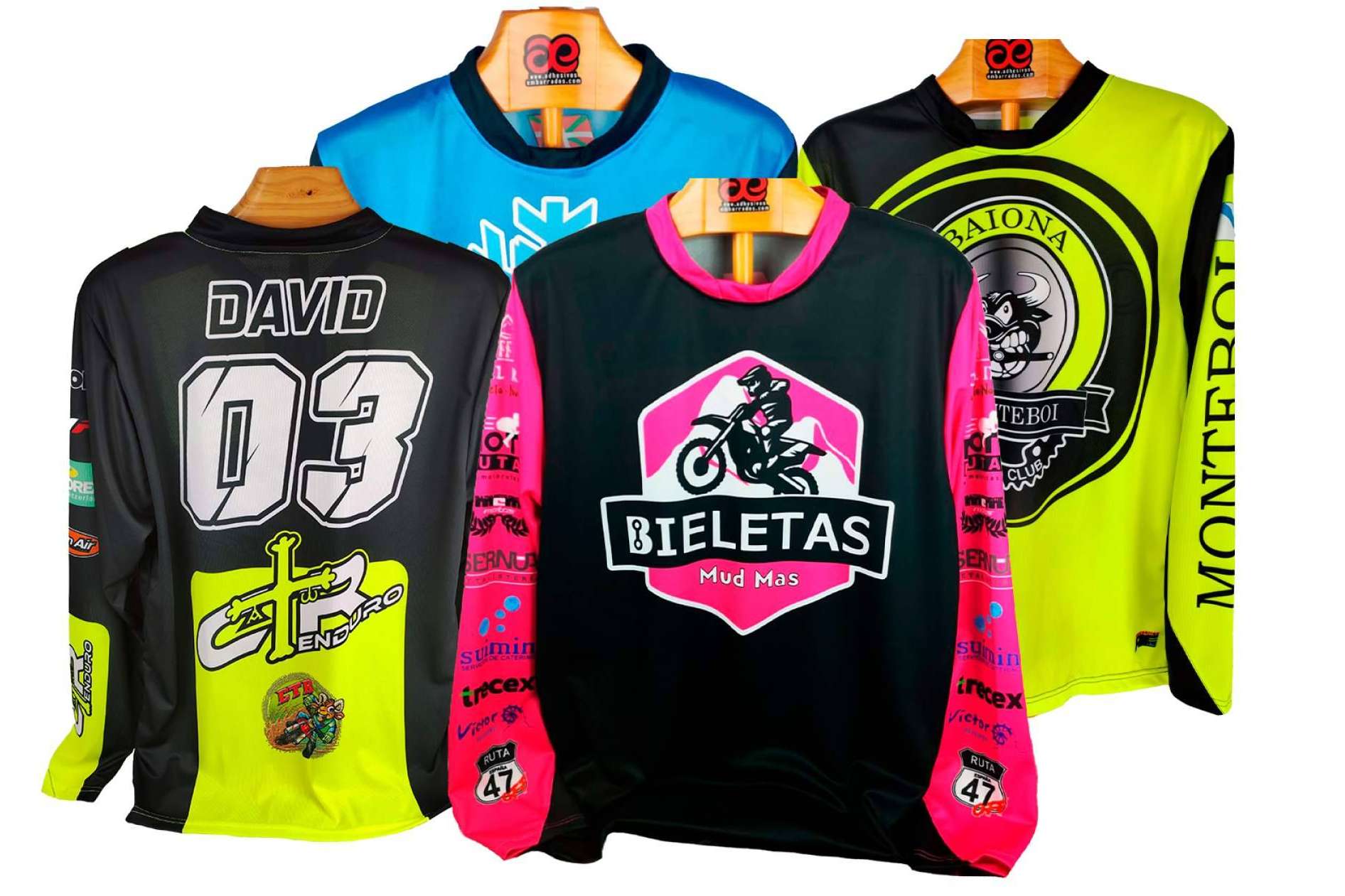 Ropa para moto a medida con ADHESIVOSEMBARRADOS