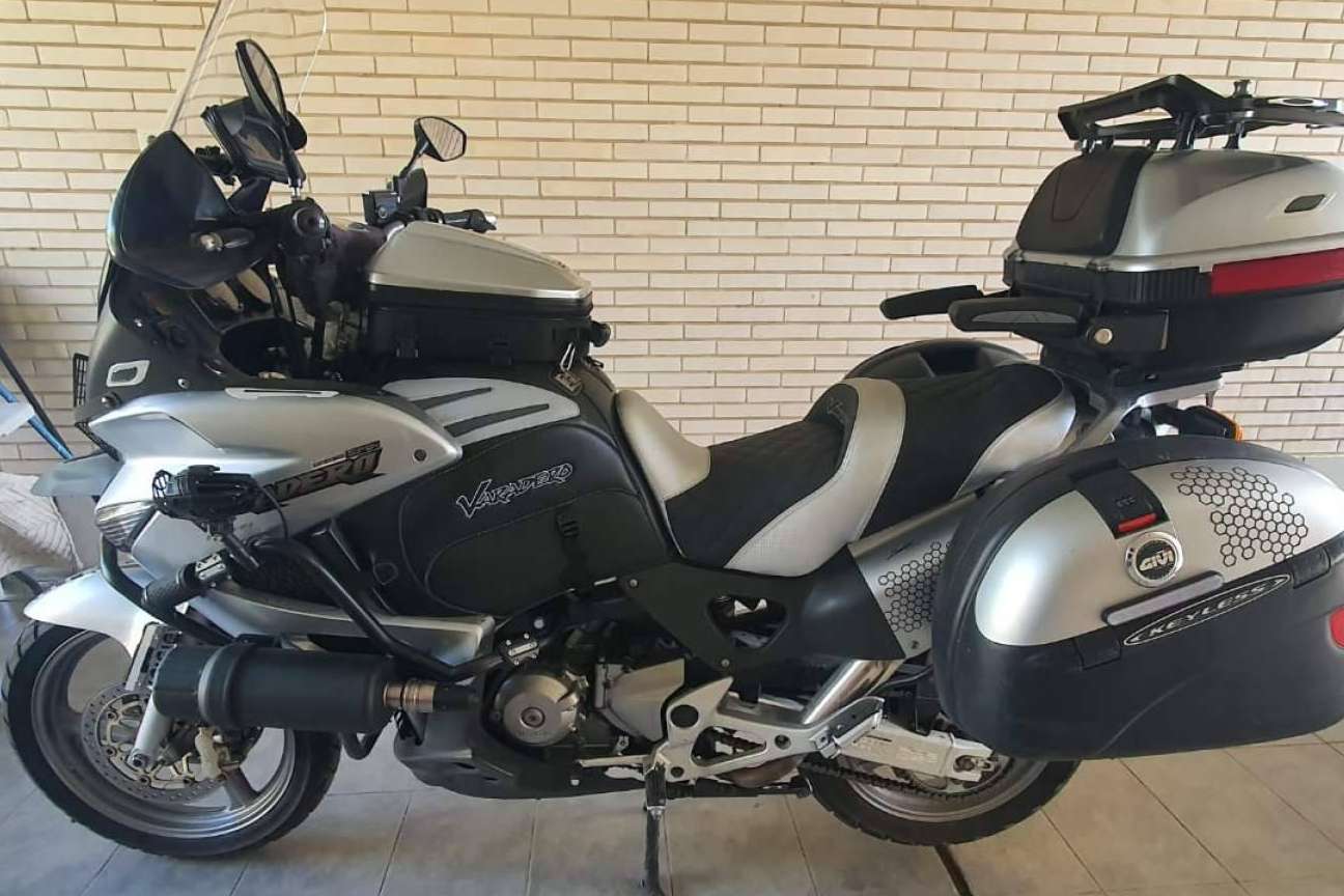 Confort y ergonomía para viajar en verano con un asiento de moto de JM-Fundas