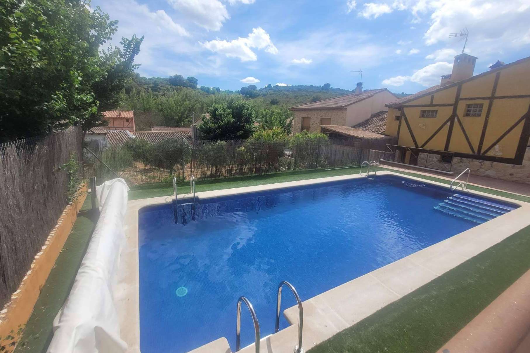Las casas rurales de El Rincón de Monasterio garantizan todas las comodidades para un viaje de lujo en pareja
