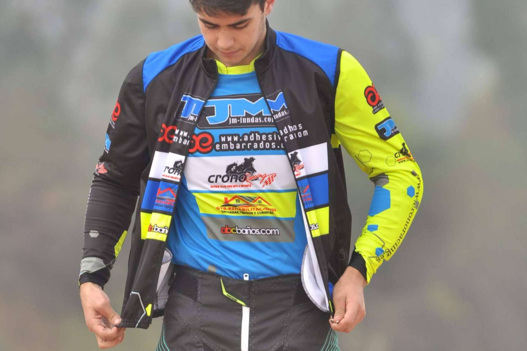 Personalizar camisetas motocross y toda la equipación off road, de la mano de ADHESIVOSEMBARRADOS