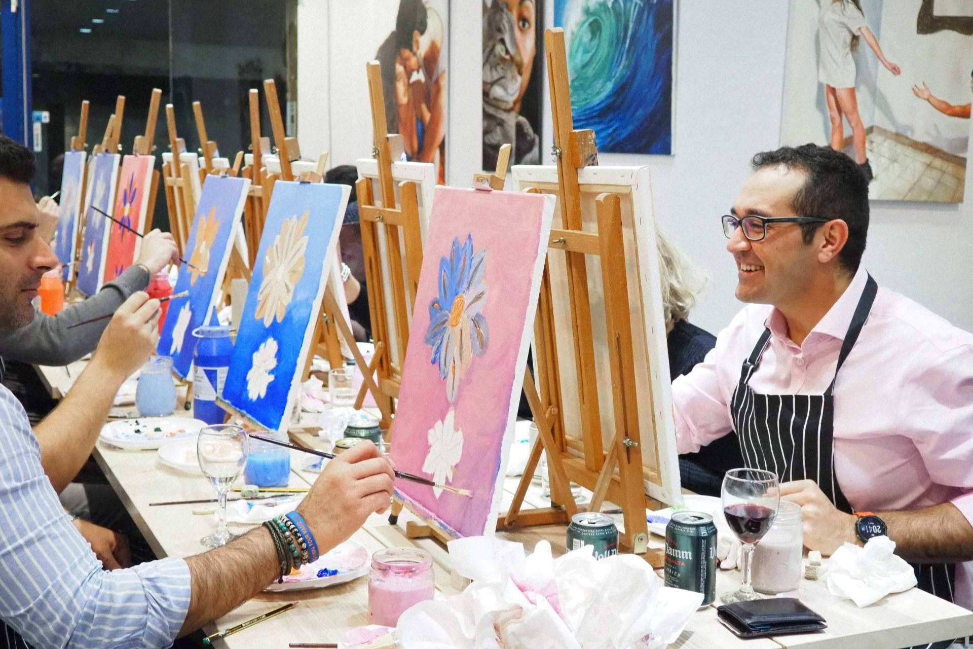 ¿Por qué organizar un evento de team building con Art&Wine?