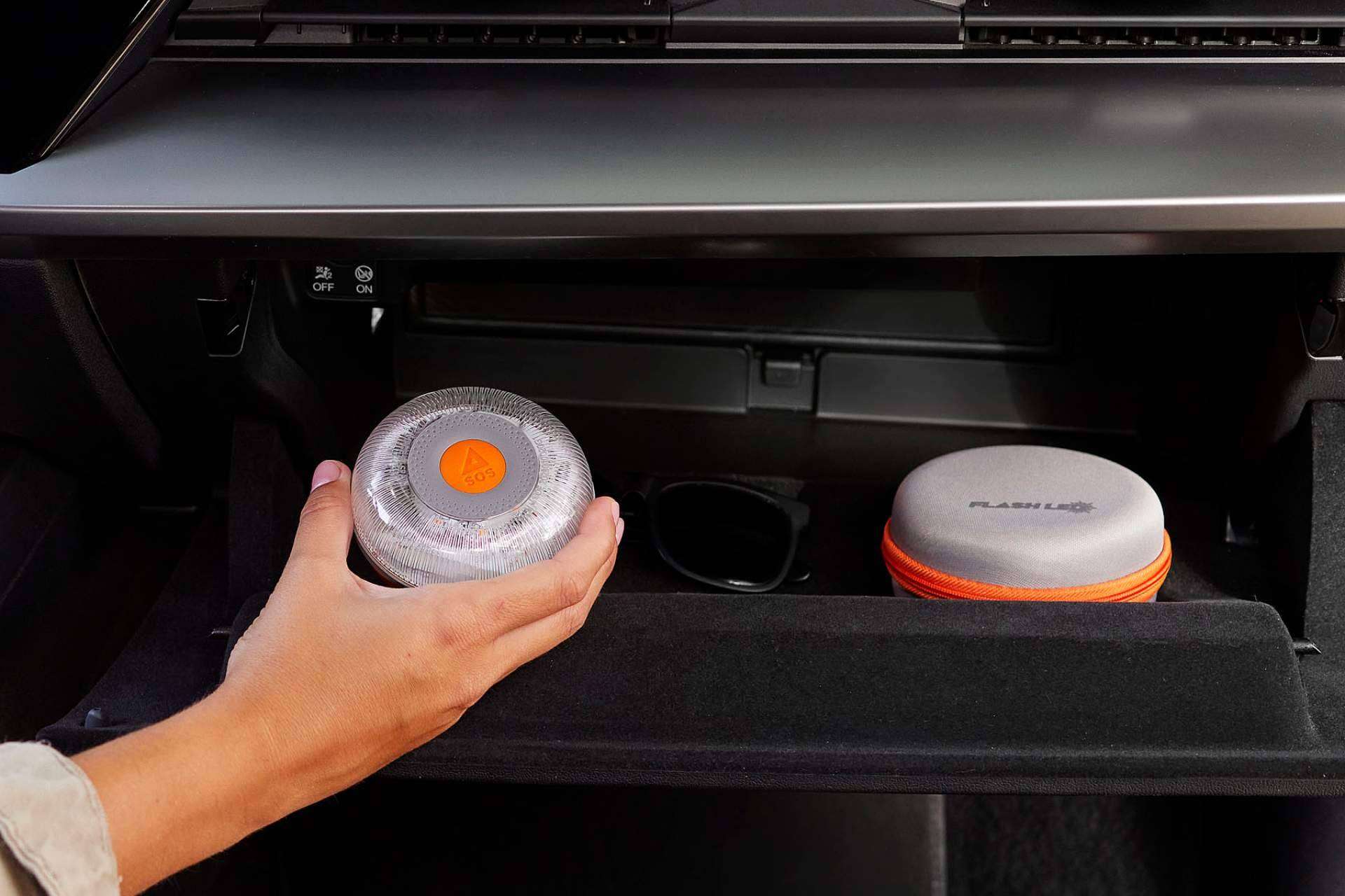 La conectividad avanzada de FlashLED redefine el concepto de seguridad vial en carretera