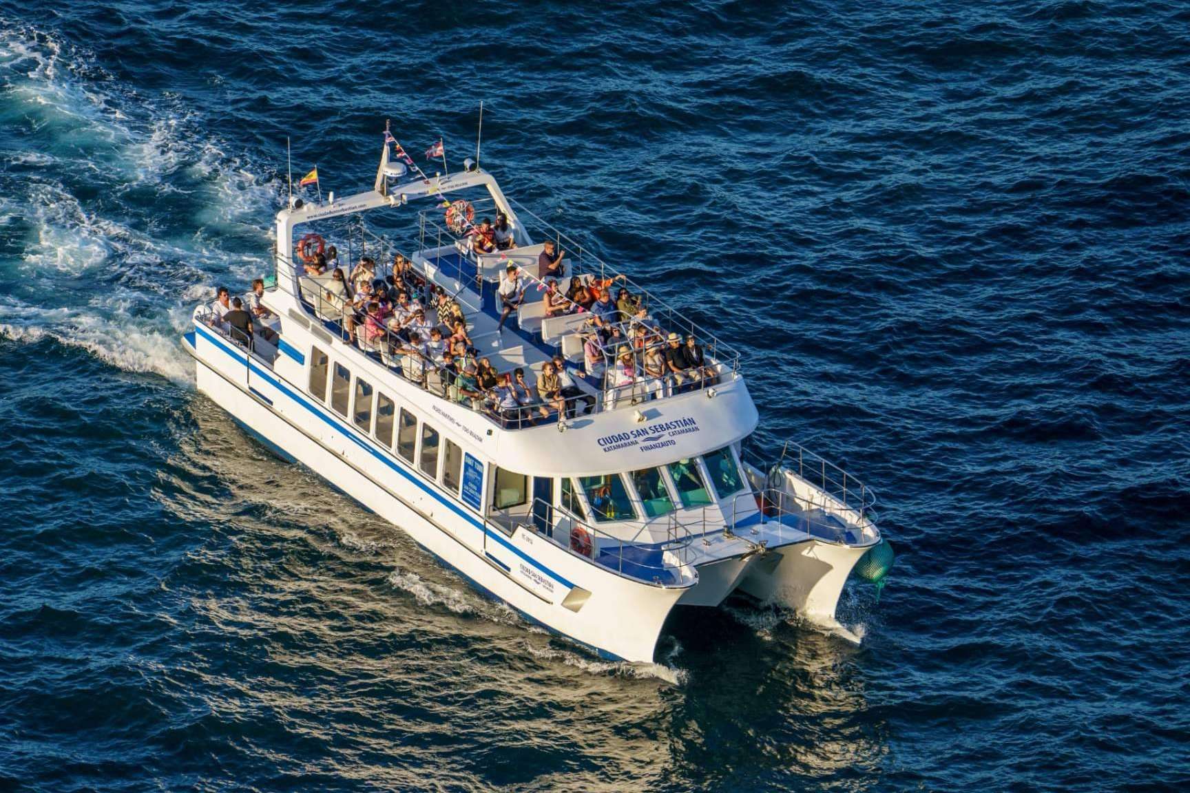 Paseos en barco por la bahía de La Concha, una experiencia sostenible que llega con Finanzauto Ciudad San Sebastián