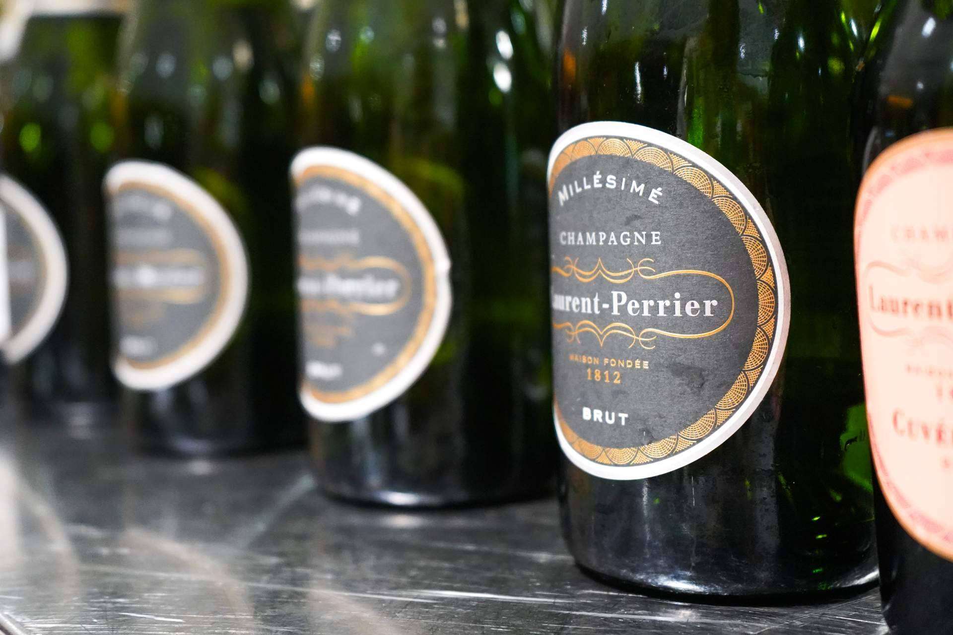 El champagne de lujo de Laurent-Perrier se presenta en el restaurante Soriano de Vigo, con la colaboración de Difersa & Primavinia