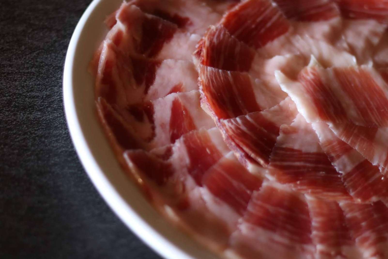 Los factores que influyen en la variedad de precios del jamón ibérico