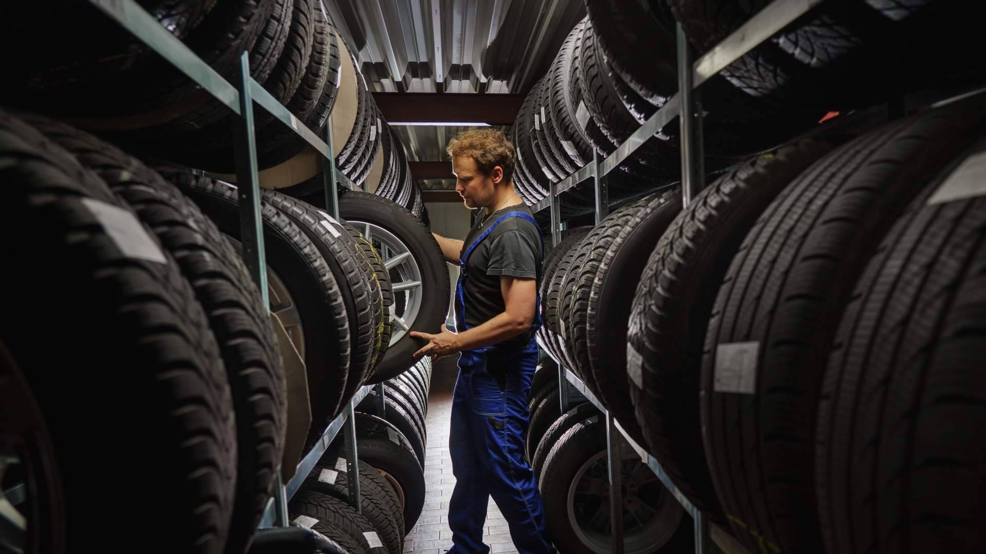 Conducción sobre ruedas con los neumáticos económicos de BFGoodrich