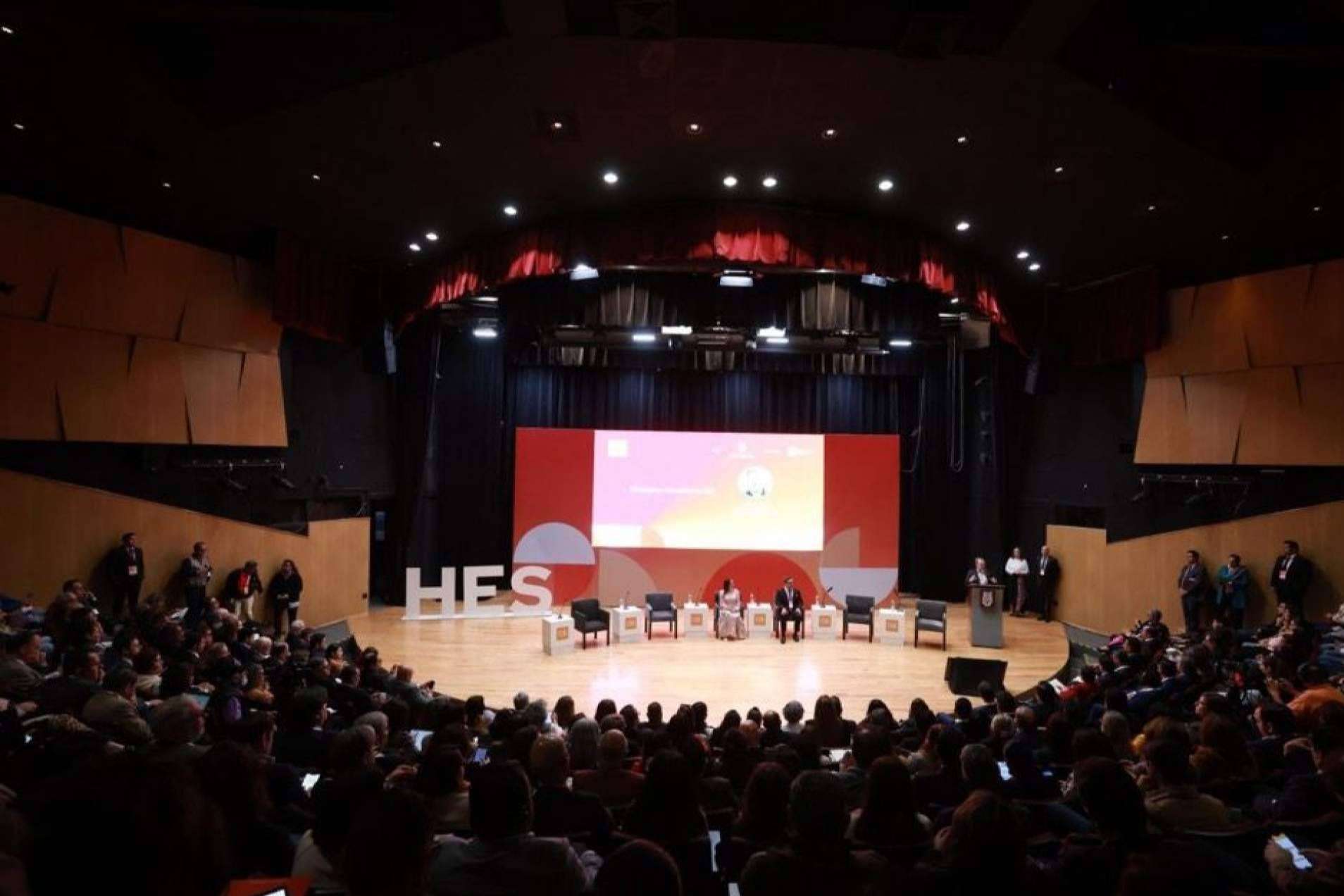 EIP recibe el QS Award por su excelencia académica; Entrevista con su rector, Juan Antonio Jaén