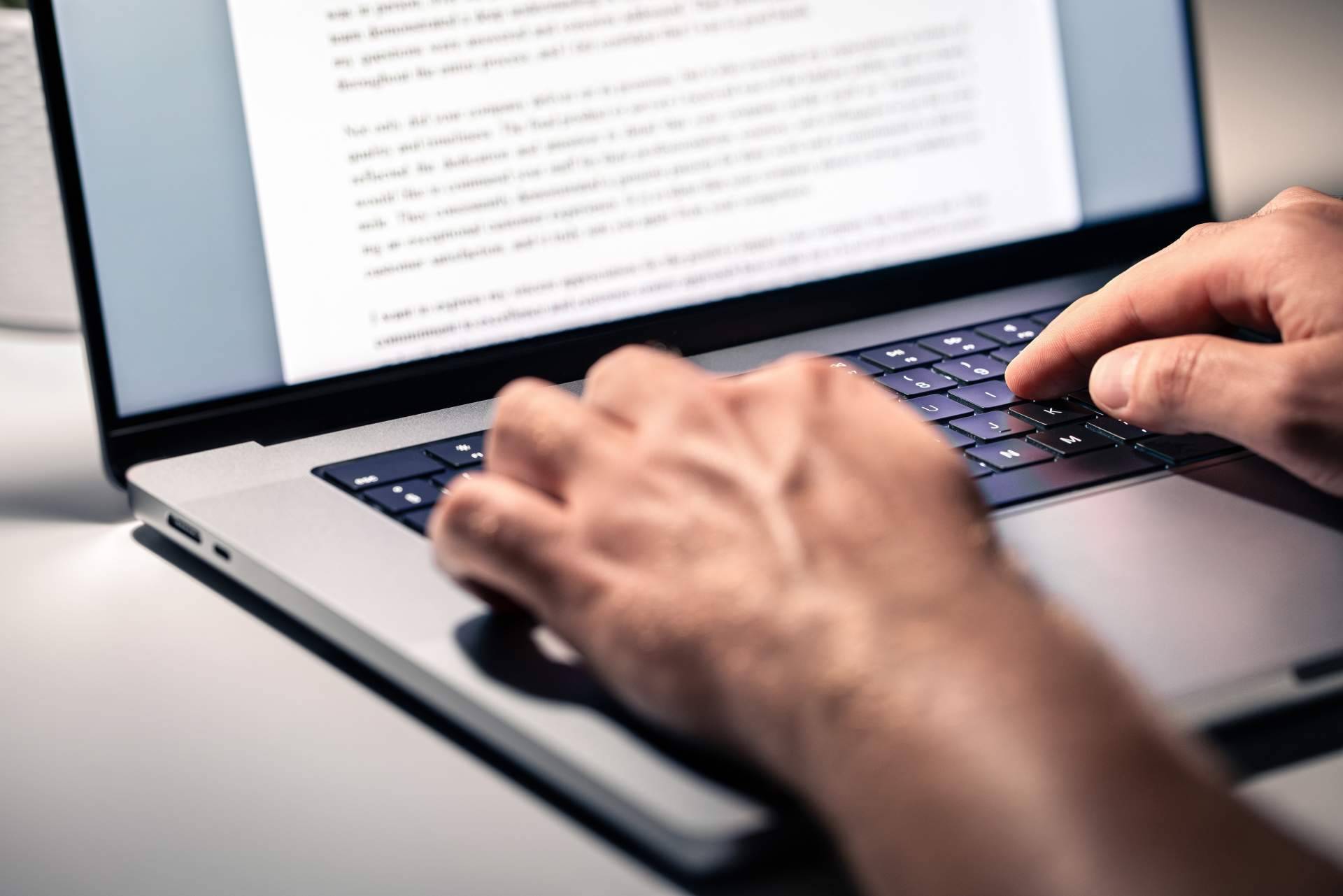Infinity Ideas Studio ofrece la oportunidad de publicar un libro con sus juegos para escritores