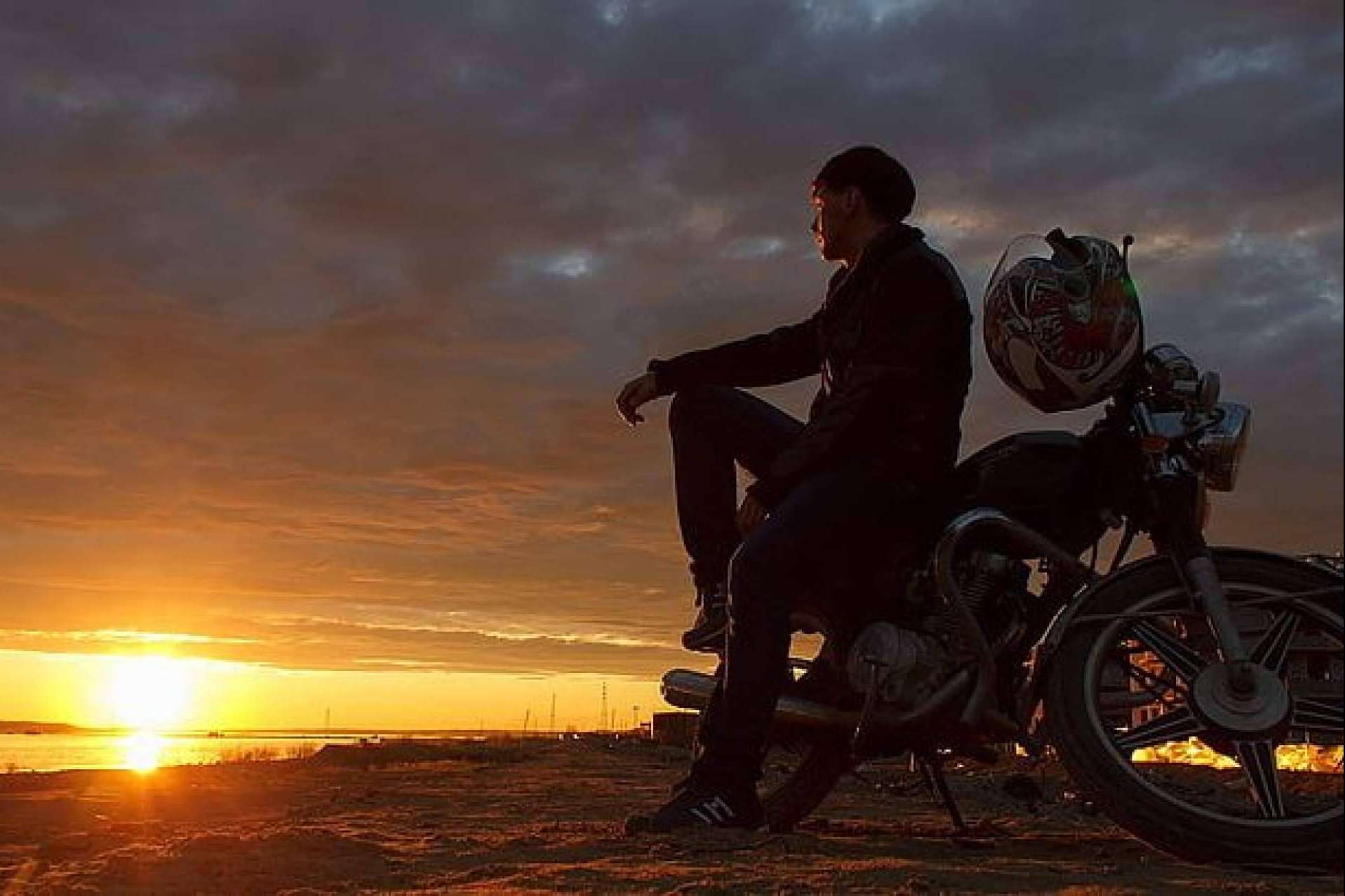 Conocer Asturias en moto con el desafío de Sun to Sun Challenge