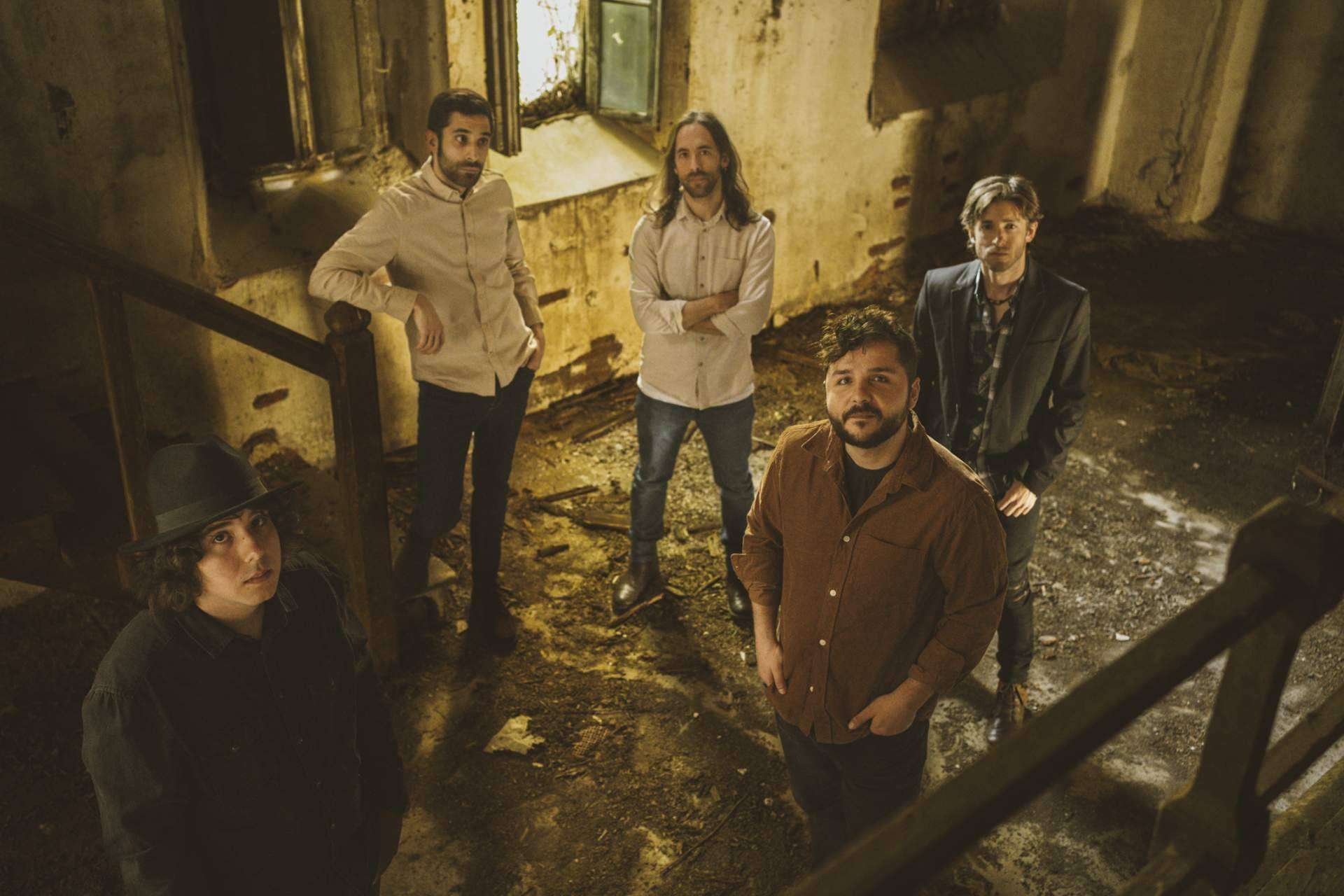 The Sweet River Band invita a conectar con las propias sombras y encontrar belleza en su primer disco