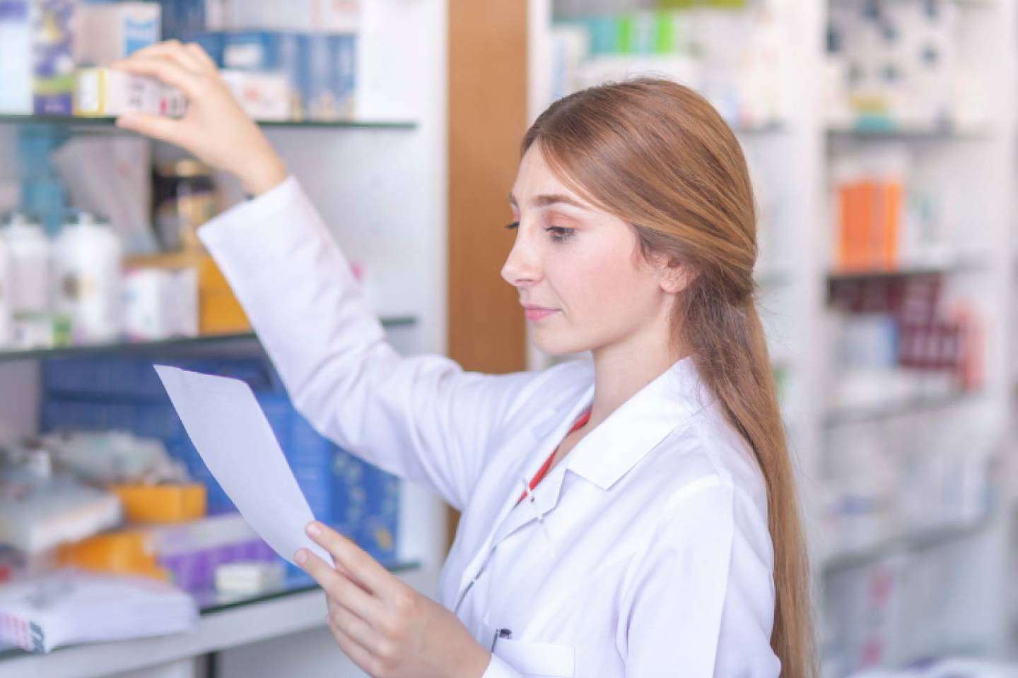 Cómo asegurar una transición exitosa del personal en el proceso de compraventa de farmacias