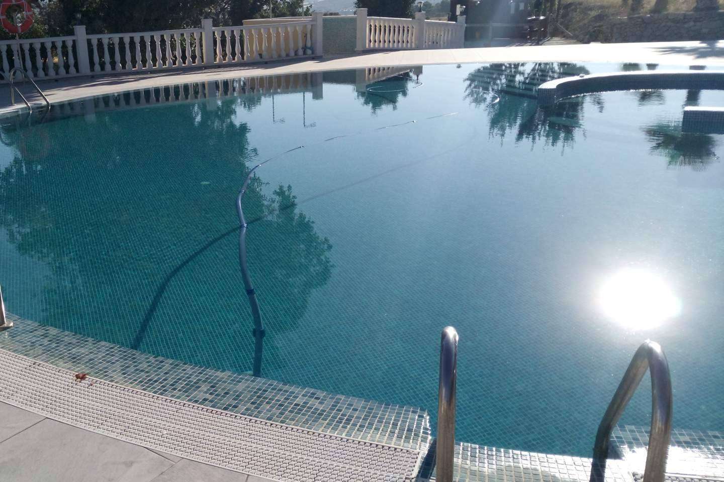 ¿Dónde conseguir profesionales en reparación de fugas de agua en piscinas? Telefuga.