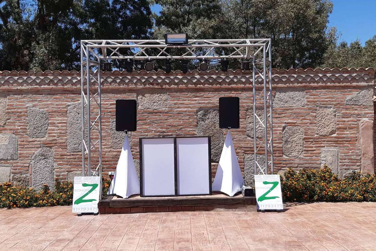 Servicios de sonorización, iluminación y audiovisuales, con Sonoriza Eventos