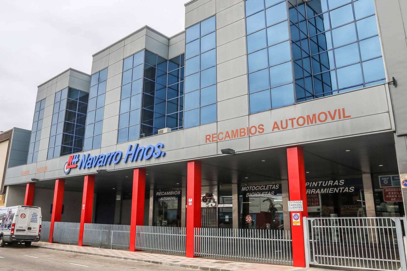 Automoto Navarro Hermanos refuerza su compromiso con la movilidad con la gama de Motos Peugeo
