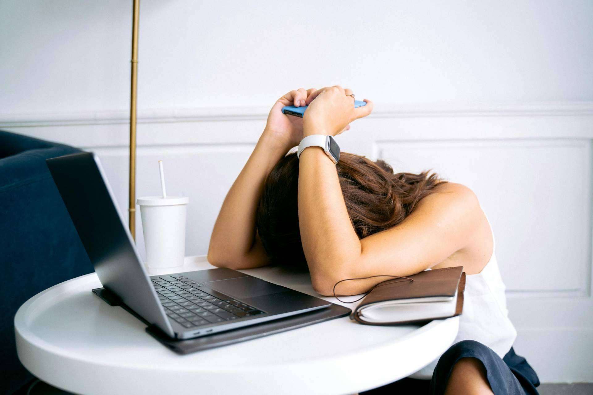 PNL, 5 herramientas clave para reducir ansiedad e insomnio reprogramando la mente