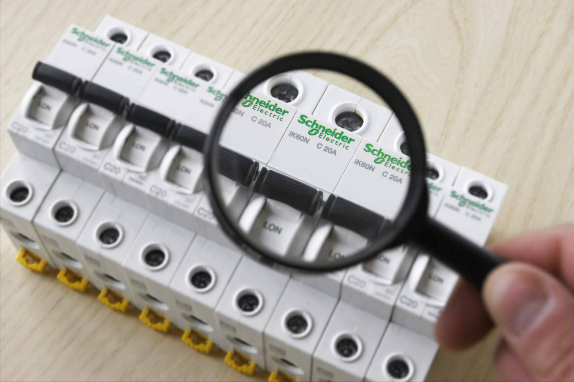 Material eléctrico Schneider Electric, calidad y envío inmediato desde Cadenza Electric