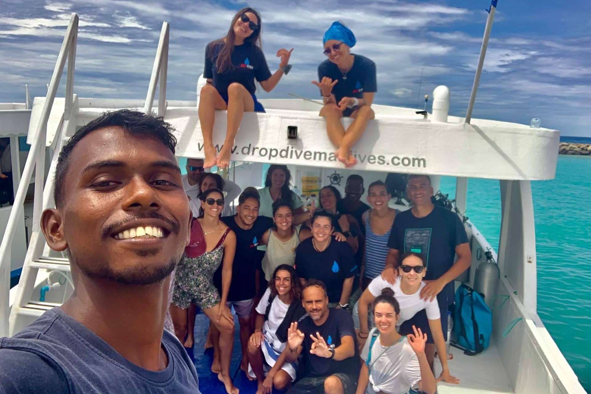 Drop Dive Maldives, una escuela de buceo española destacada en el ranking de Maldivas