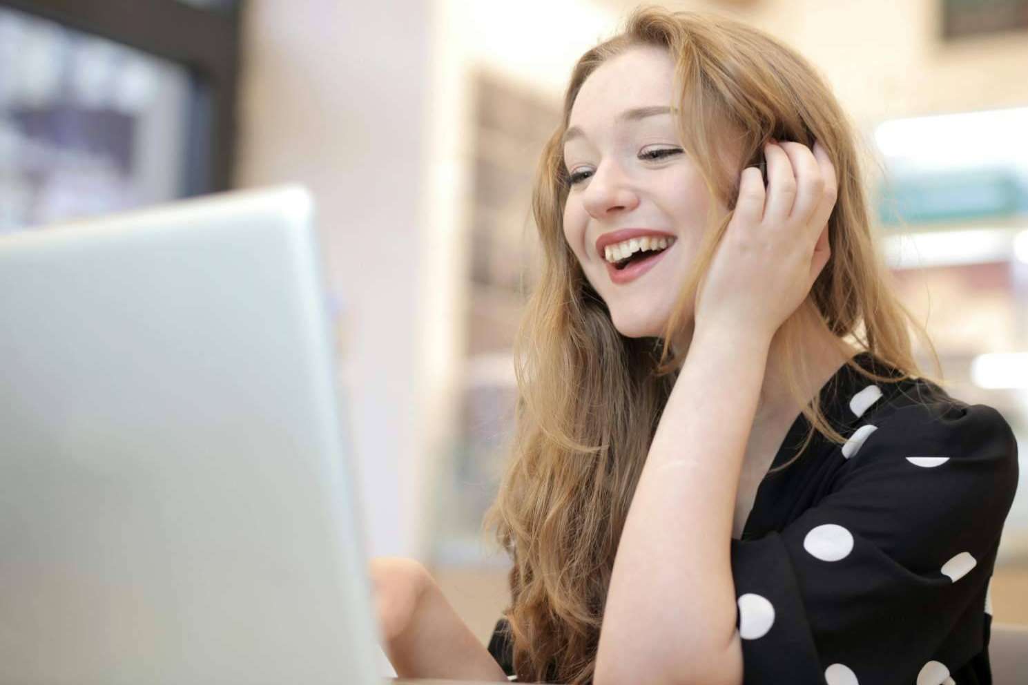 Innovación y personalización en las clases de inglés online de la Academia ERIZO